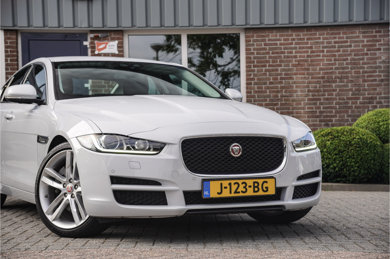 Jaguar XE 2.0 Portfolio, LEDER, CAMERA, TREKHAAK, MEMORY — photo 15