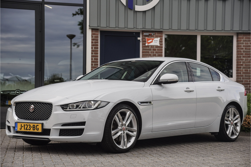 Jaguar XE 2.0 Portfolio, LEDER, CAMERA, TREKHAAK, MEMORY — photo 2