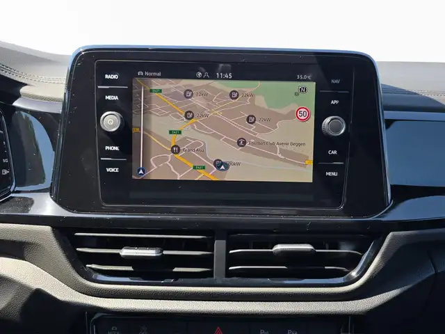 Volkswagen T-Roc view 13