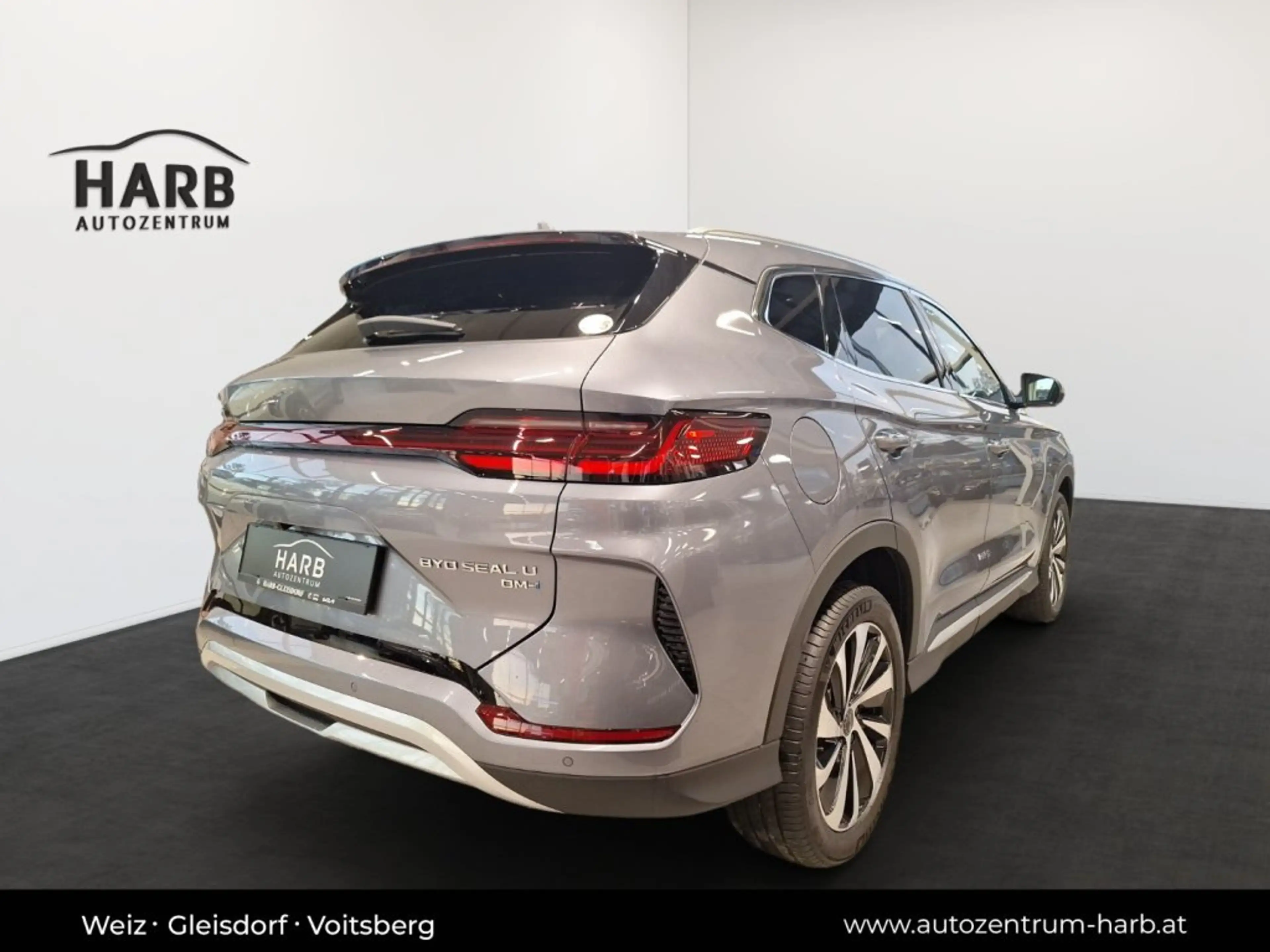 BYD Seal U DM-i Design AWD — photo 3