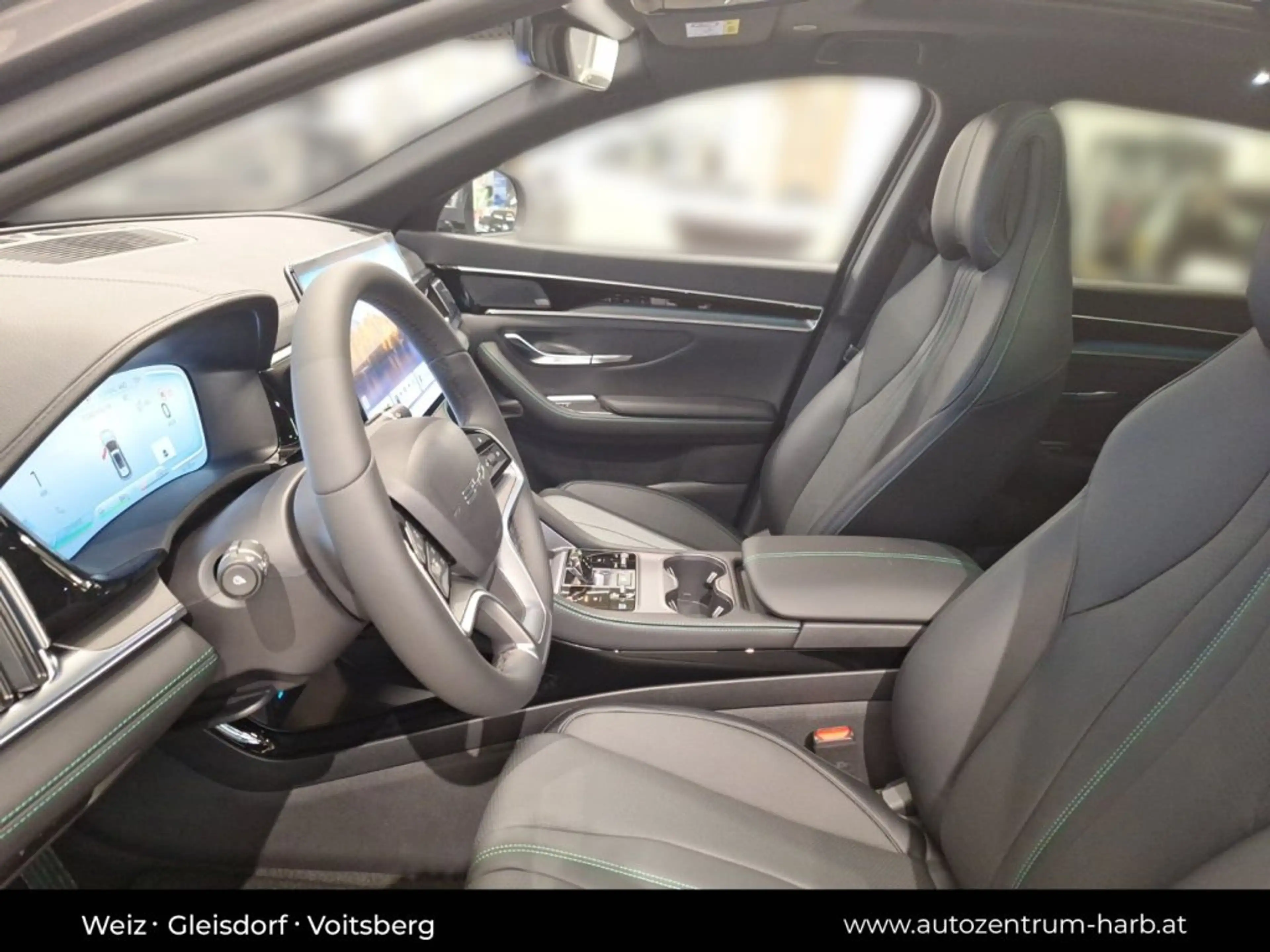 BYD Seal U DM-i Design AWD — photo 11