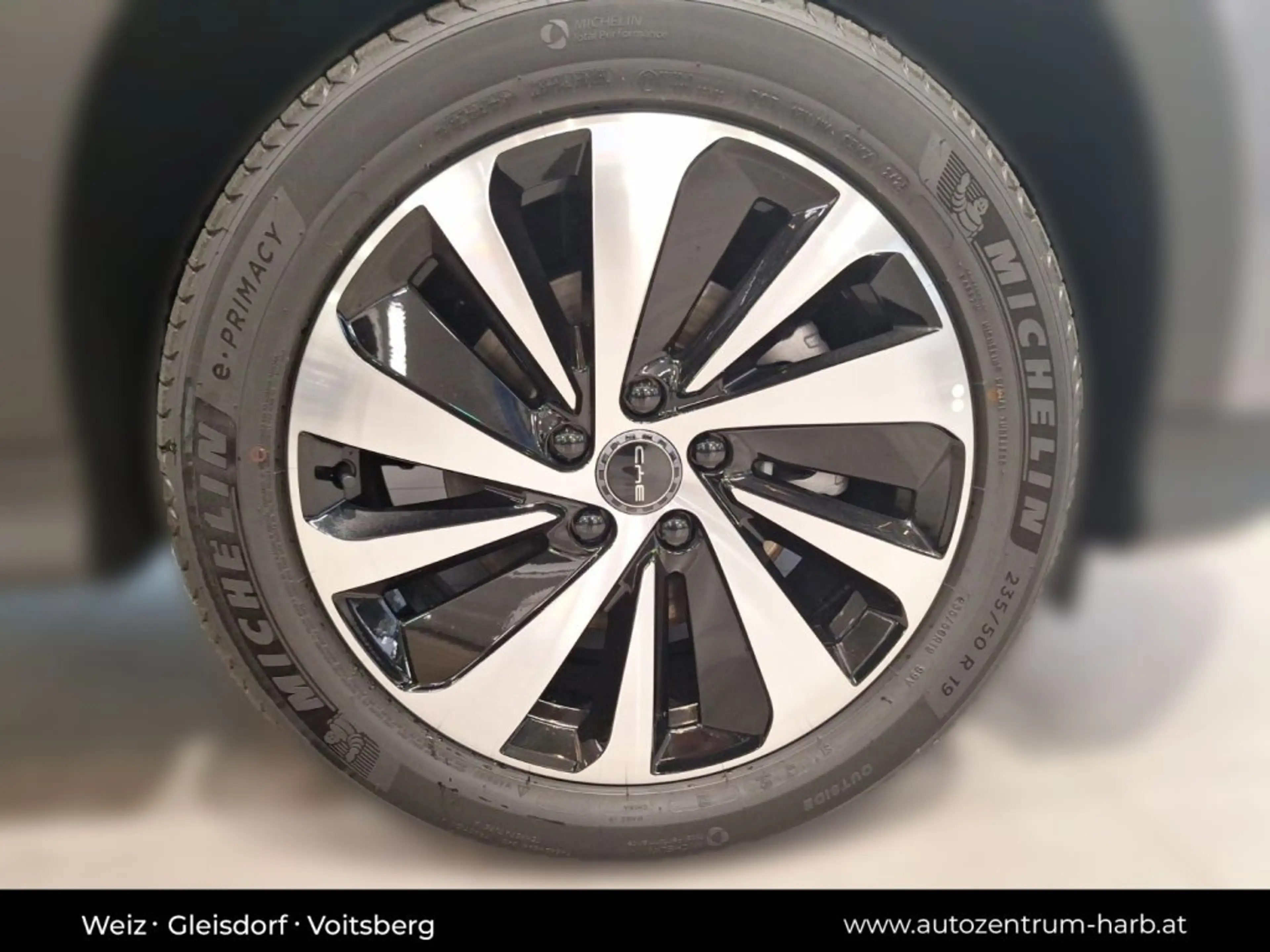 BYD Seal U DM-i Design AWD — photo 5