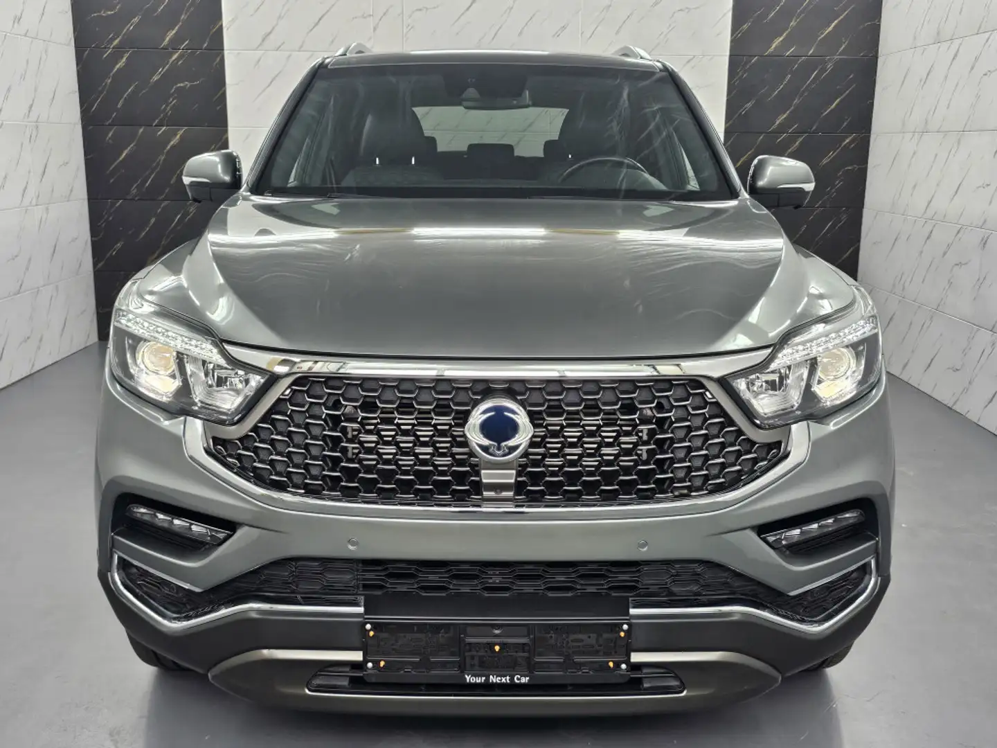 SsangYong Rexton Allrad+ACC+AHK+LED+Navi+360°+Memory+Leder Grau - 2