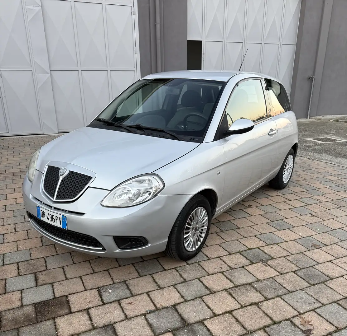 Lancia Ypsilon 1.2 8v Argento - 1