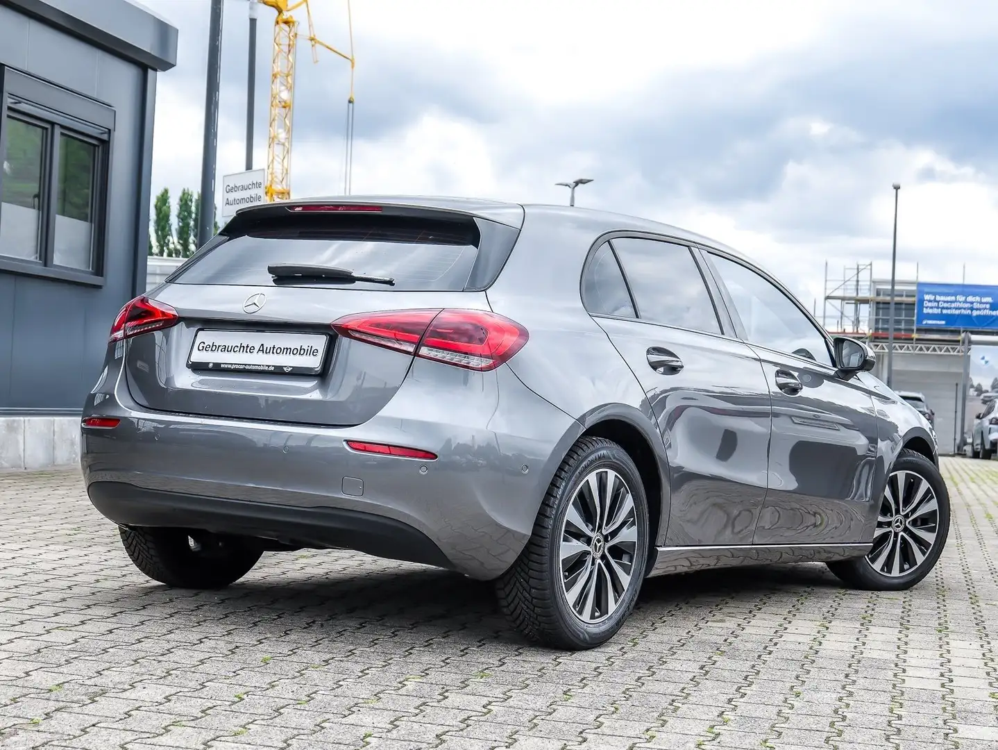 Mercedes-Benz A 180 Style Navi LED RFK DAB MBUX Szürke - 2
