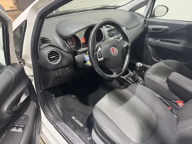 Fiat Punto Evo view 10