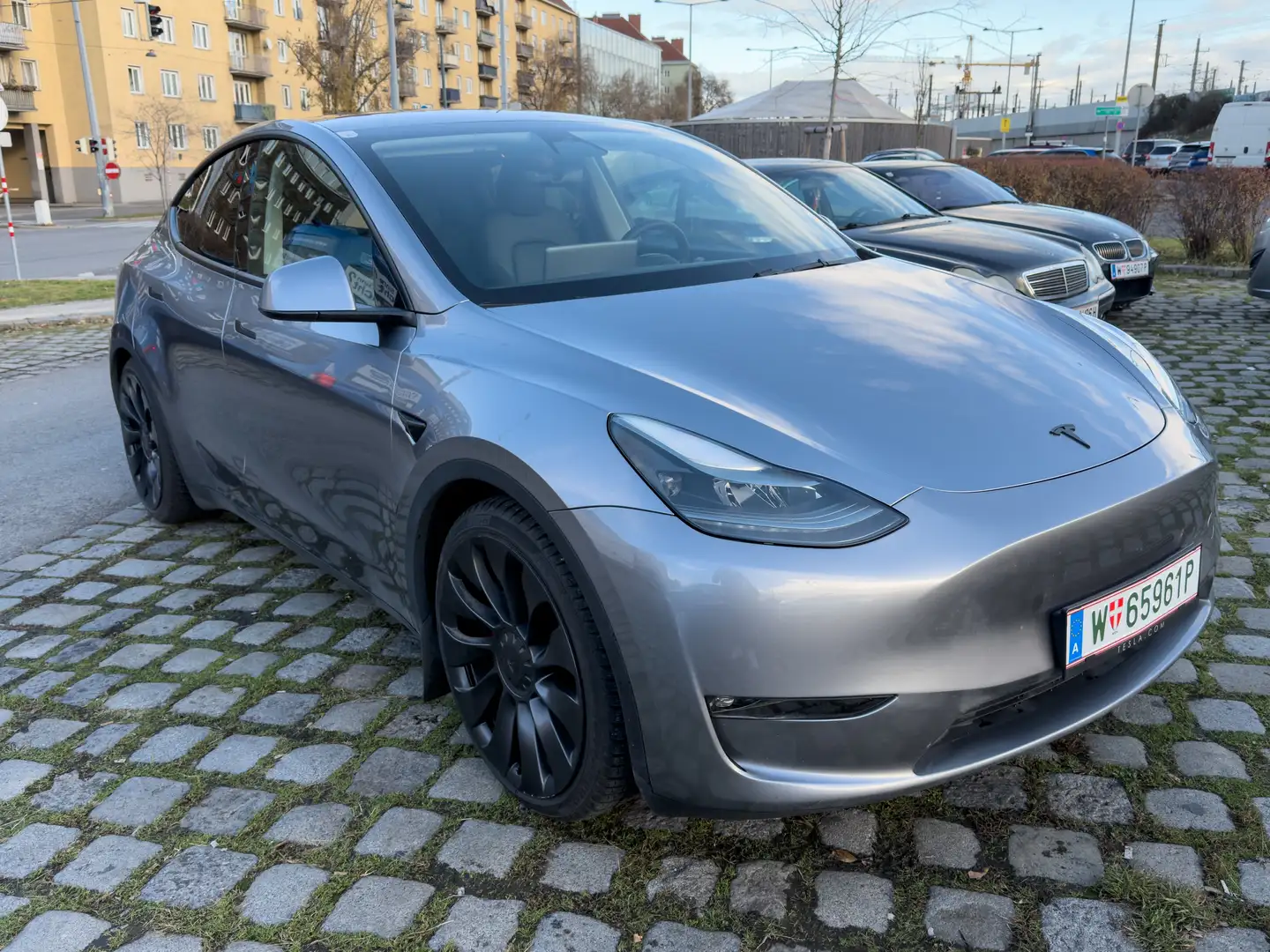 Tesla Model Y Model Y AWD Performance | FSD, 8-fach bereift Grau - 2