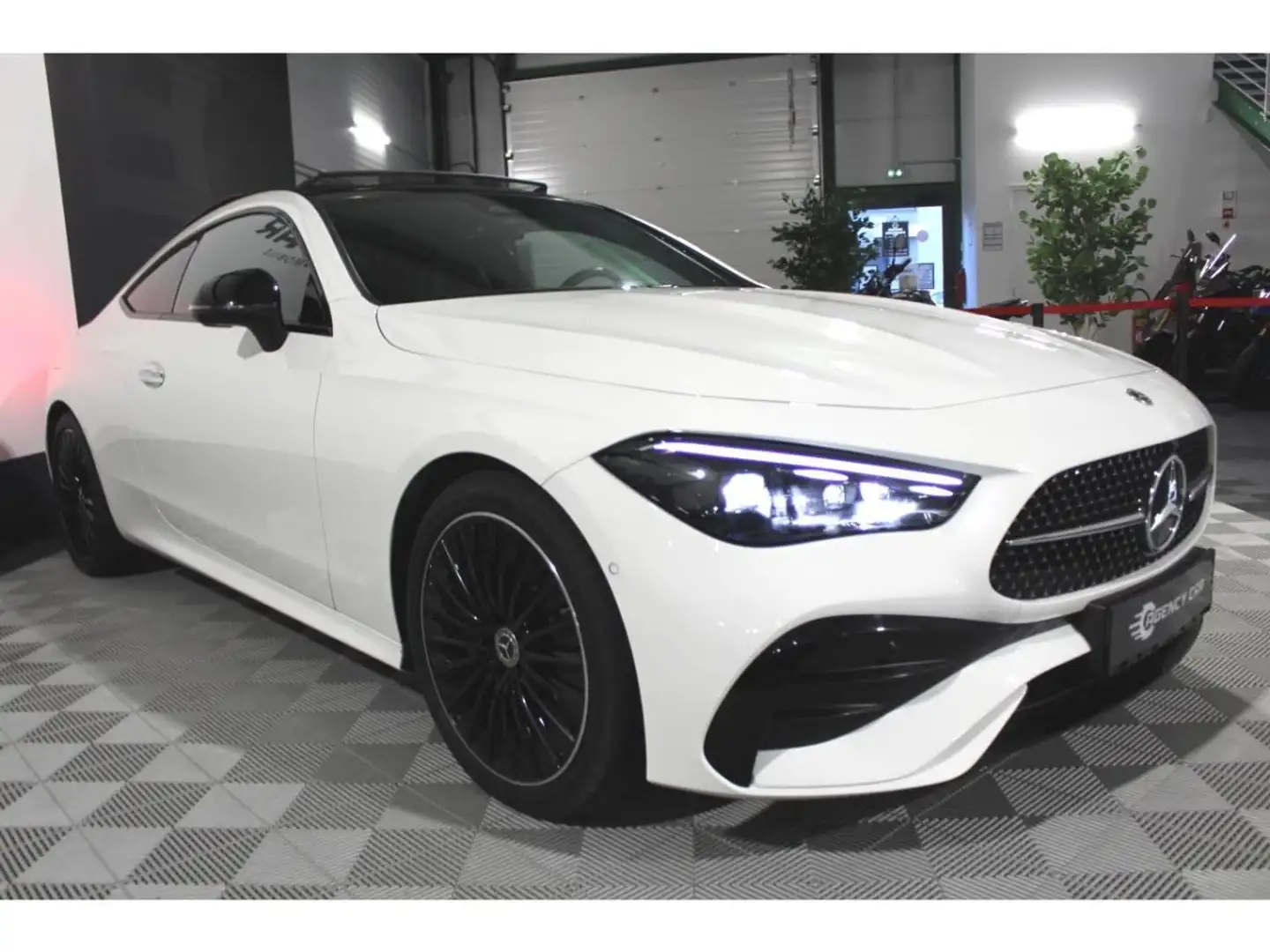 Mercedes-Benz CLE 200 CLASSE Coupé 200 AMG Line BVA 9G-Tronic - Faible kms Bianco - 2