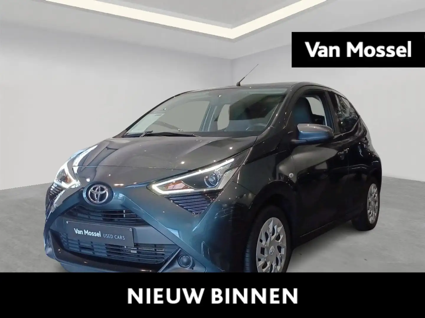 Toyota Aygo 1.0 VVT-i x-play II +++ BUDGET CAR +++ Grijs - 1
