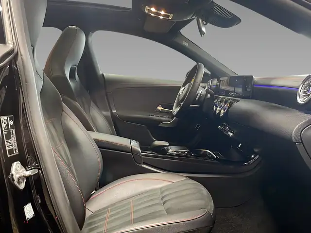 Mercedes-Benz Cla view 12