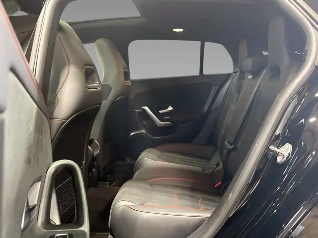 Mercedes-Benz Cla view 10