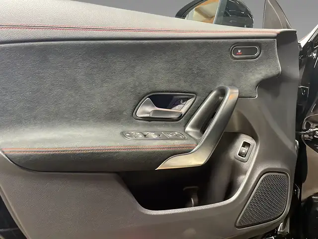 Mercedes-Benz Cla view 13