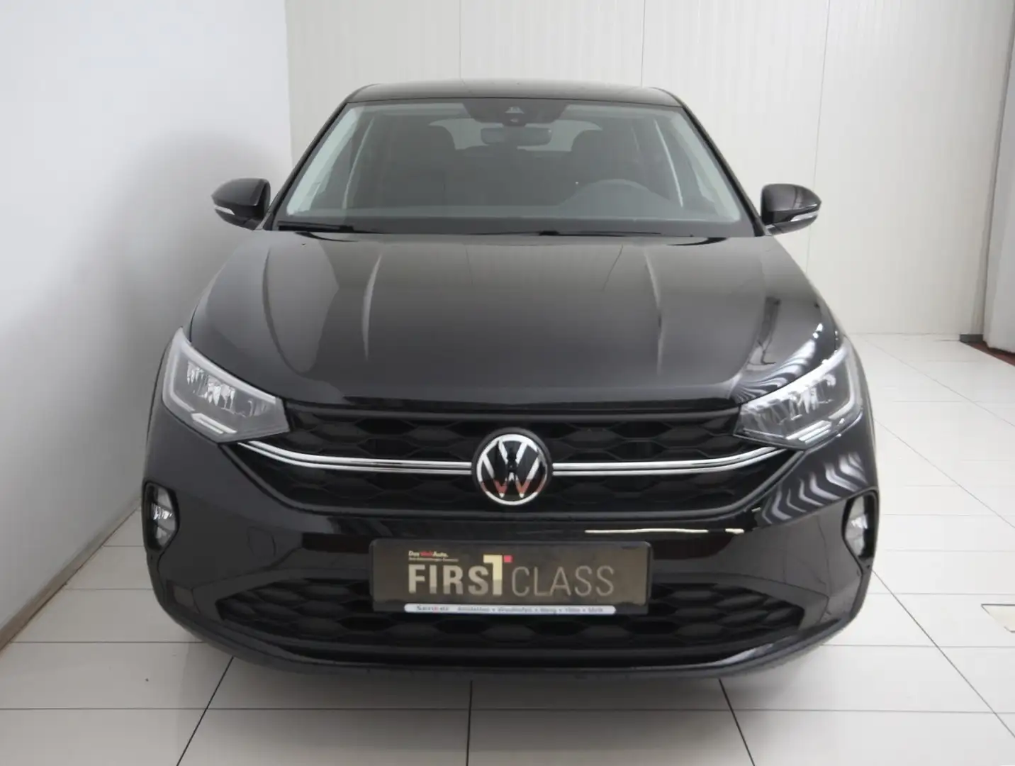 Volkswagen Taigo 4Me TSI Schwarz - 2