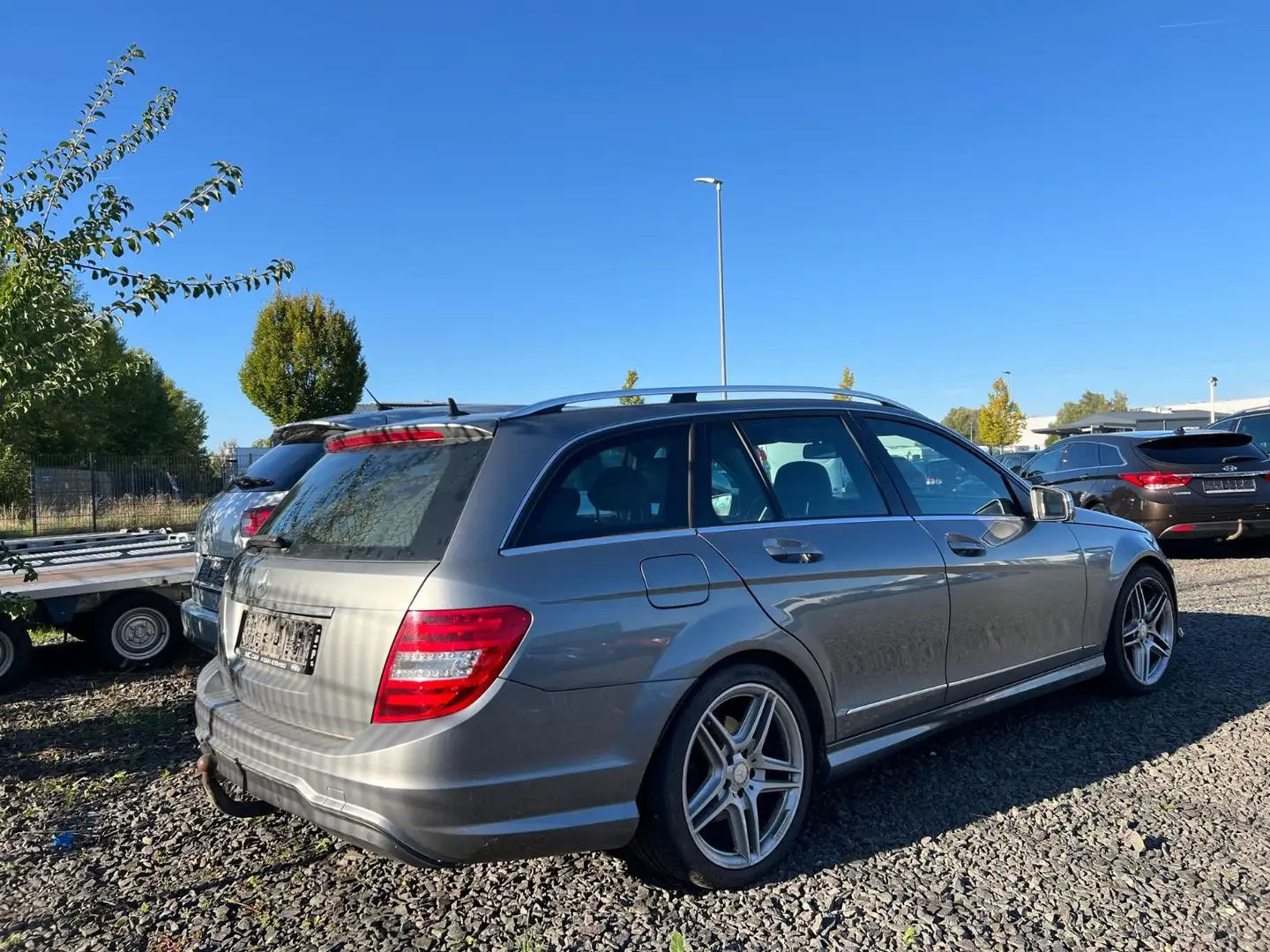 Mercedes-Benz C 200 AMG-Line PDC*NAVI*AHK*KLIMA* Silber - 1
