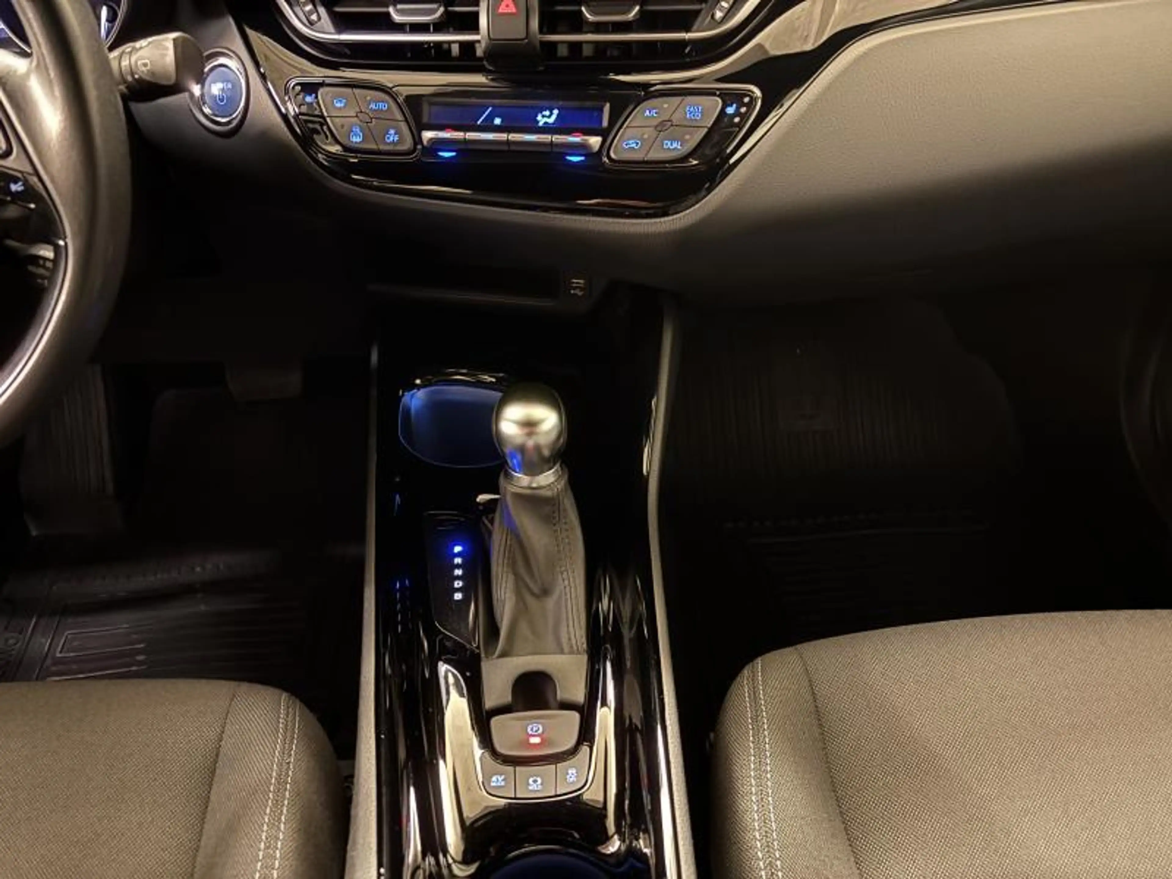 Toyota C-HR C-LUB — photo 12