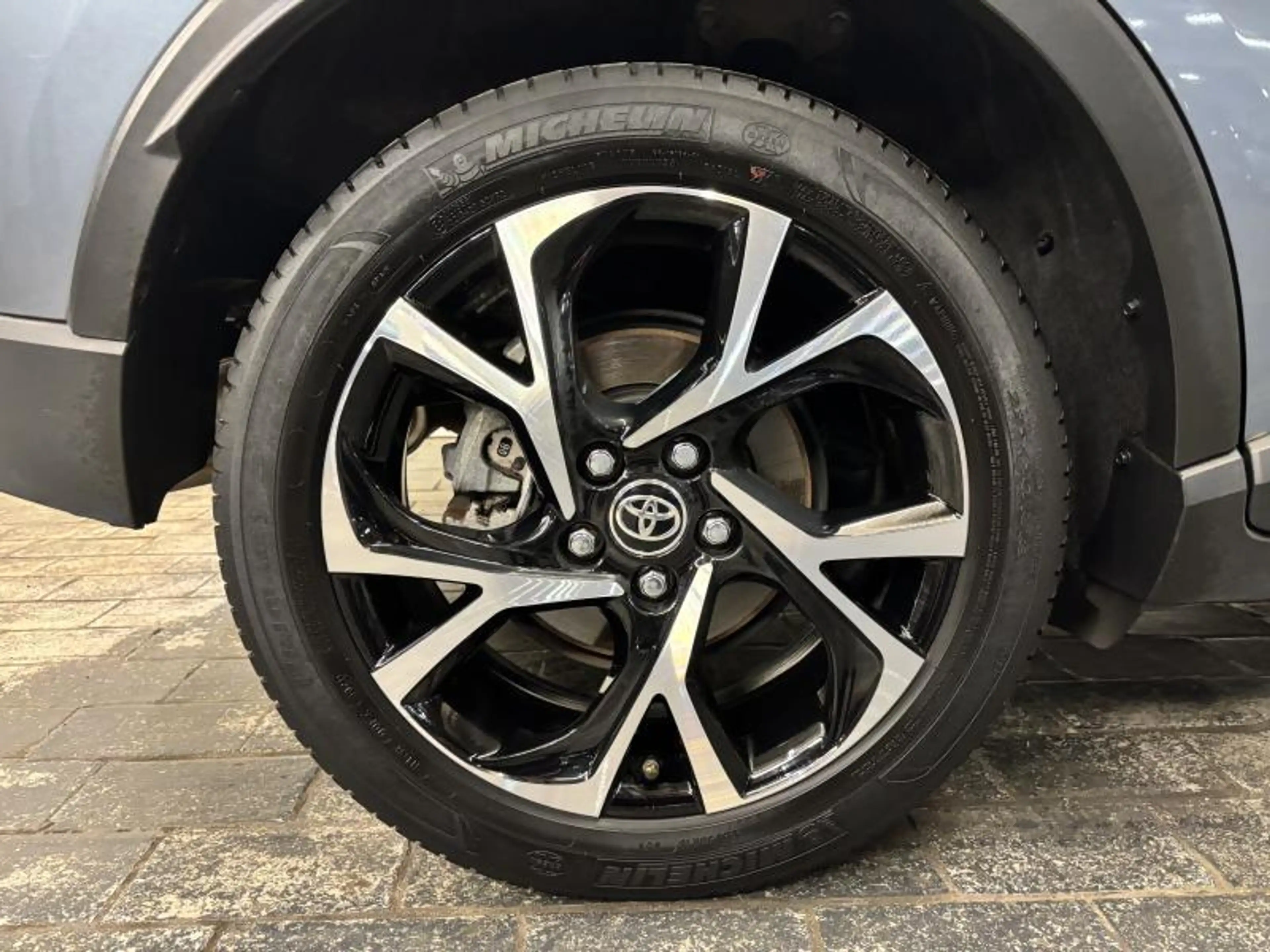 Toyota C-HR C-LUB — photo 13