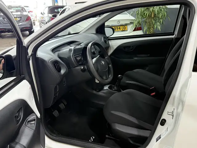 Toyota Aygo view 5