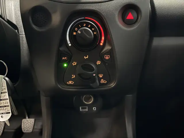 Toyota Aygo view 9