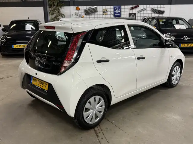 Toyota Aygo view 3