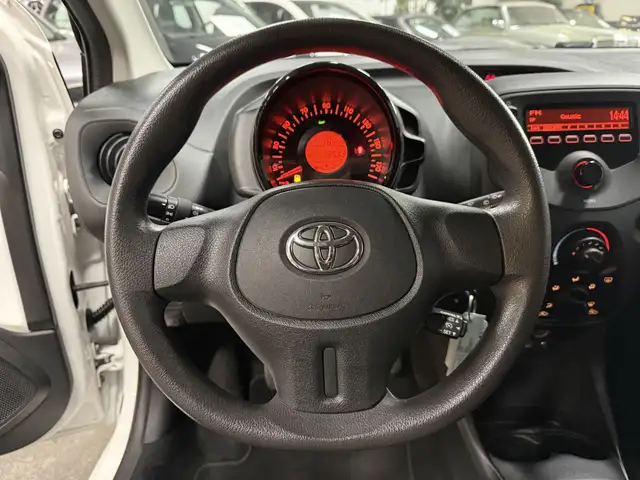Toyota Aygo view 10