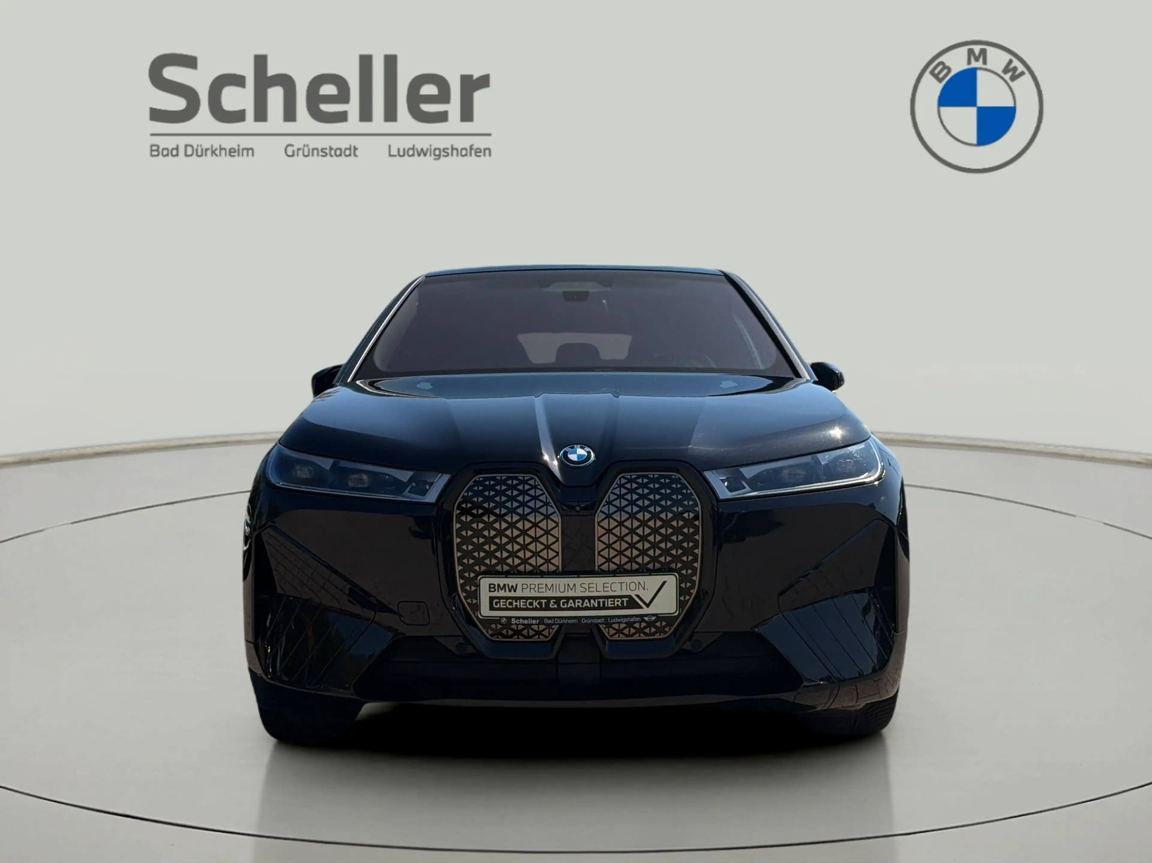BMW iX M60 — photo 3