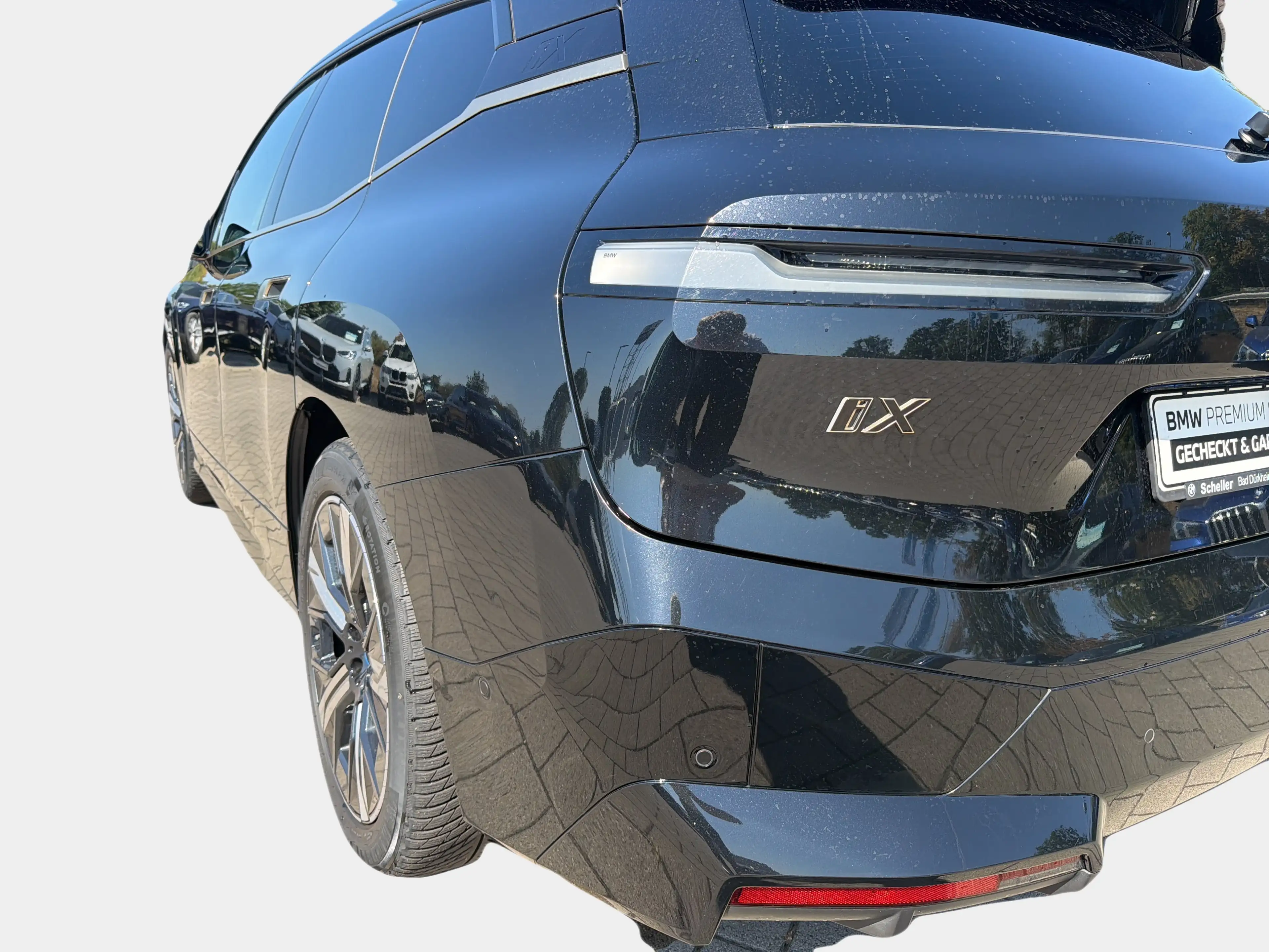BMW iX M60 — photo 12