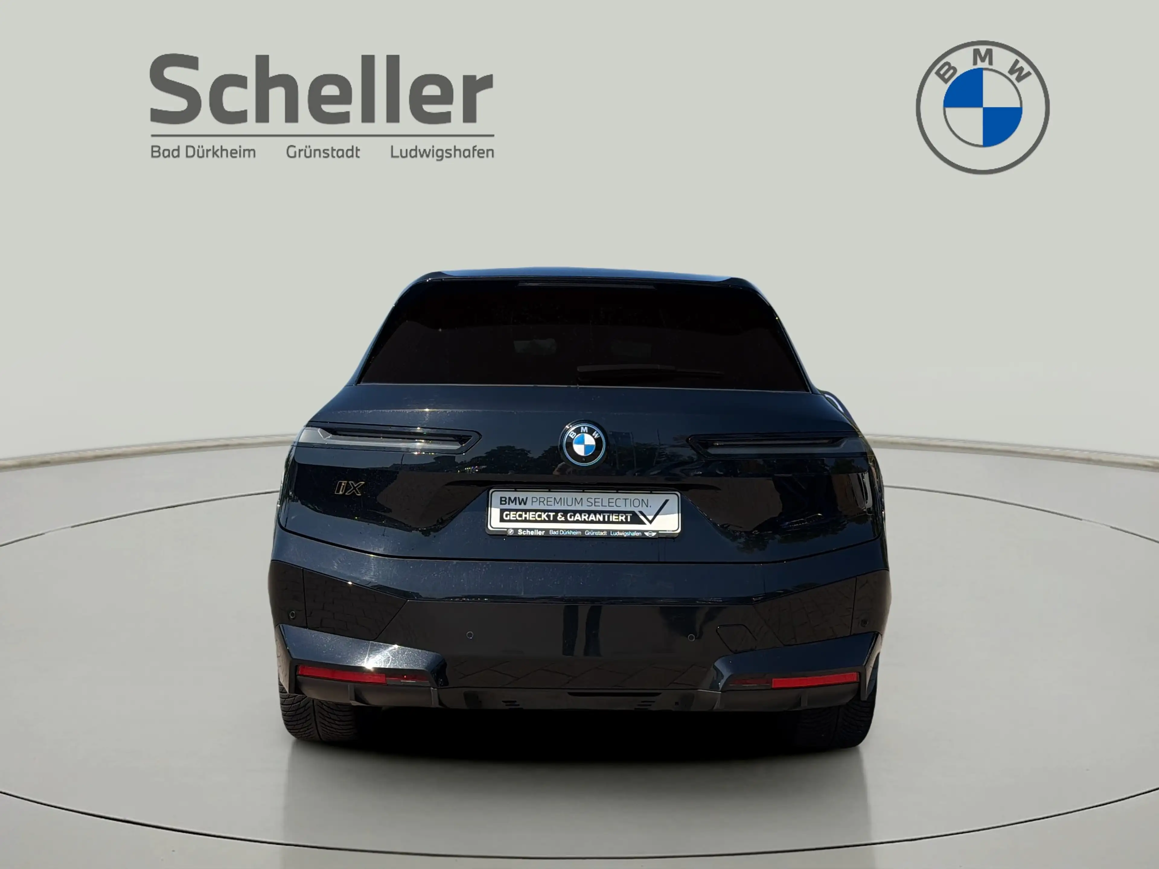 BMW iX M60 — photo 7