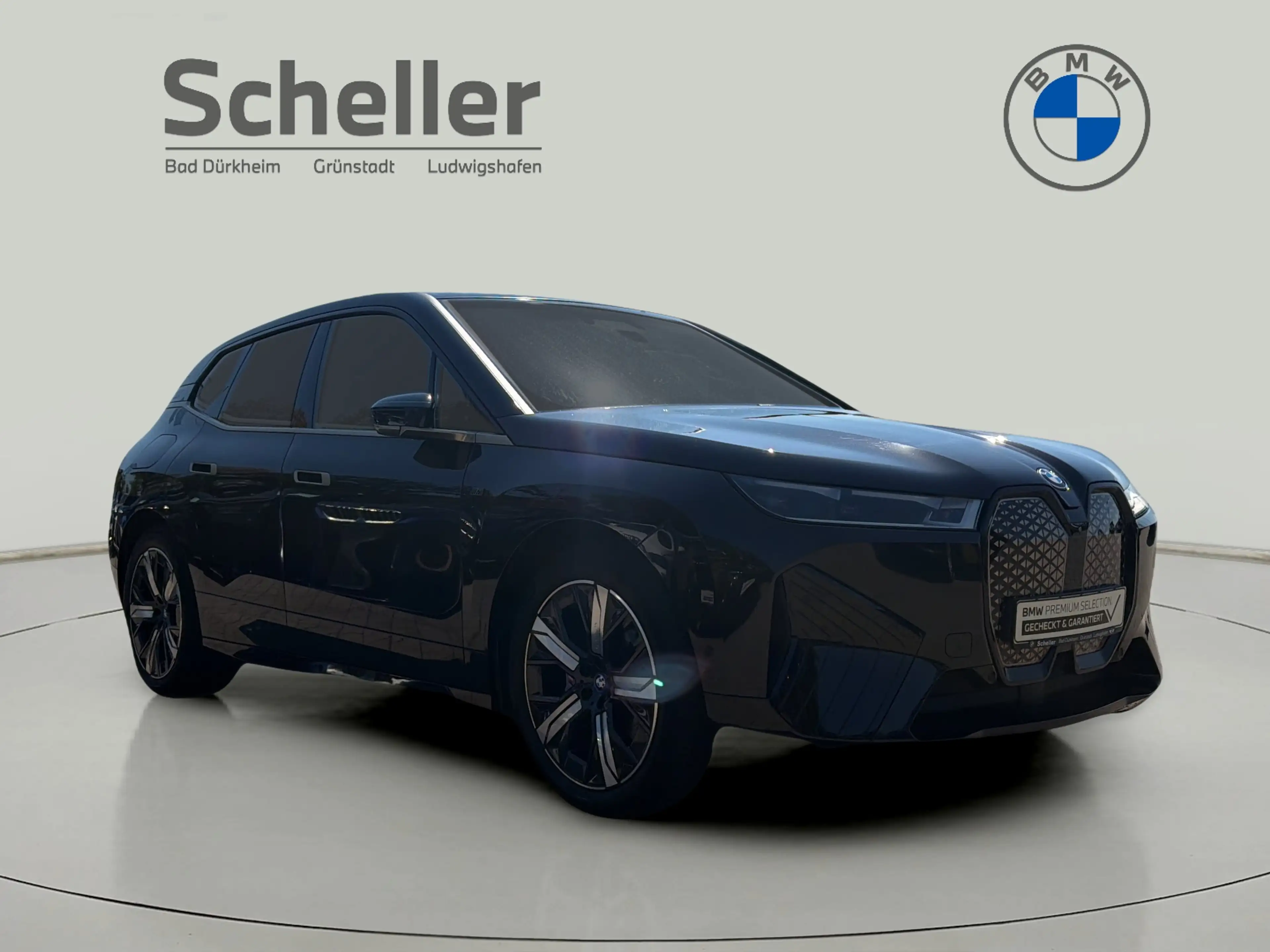 BMW iX M60 — photo 10
