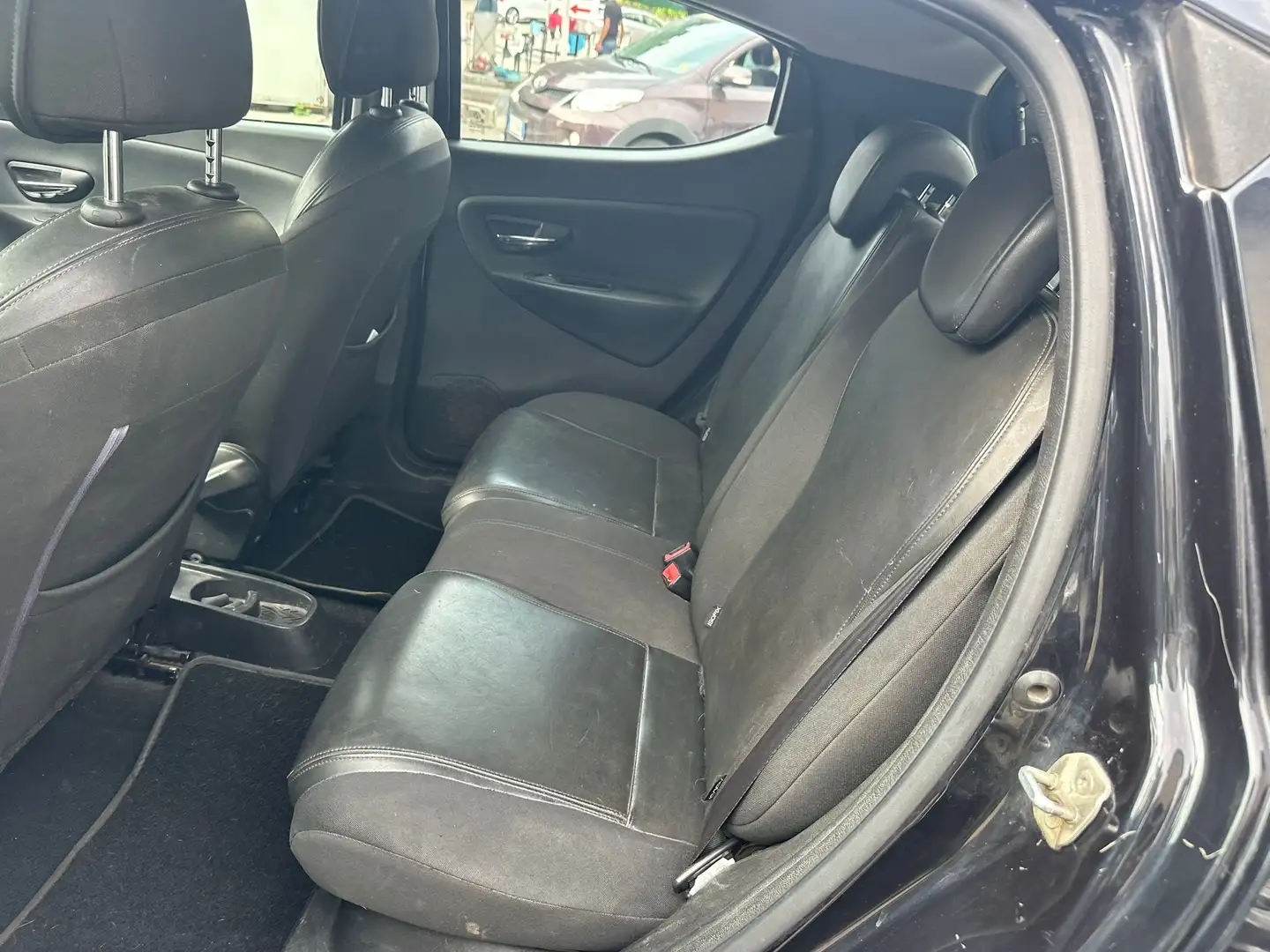 Lancia Ypsilon 0.9 t.air Platinum s&s 85cv Negru - 2
