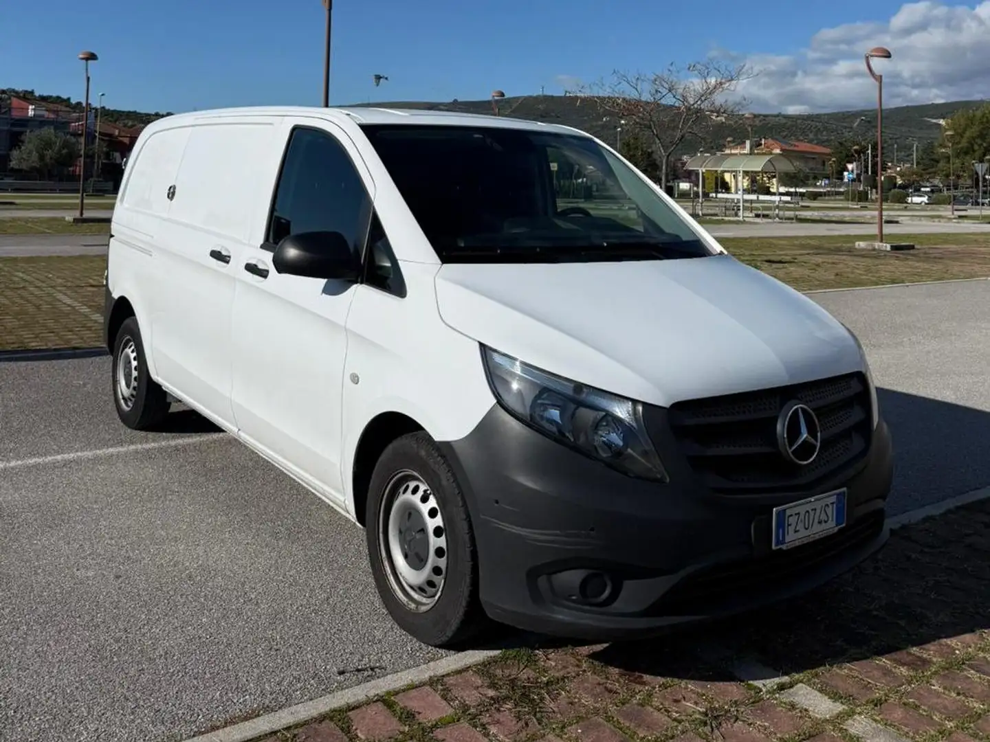 Mercedes-Benz Vito Weiß - 2