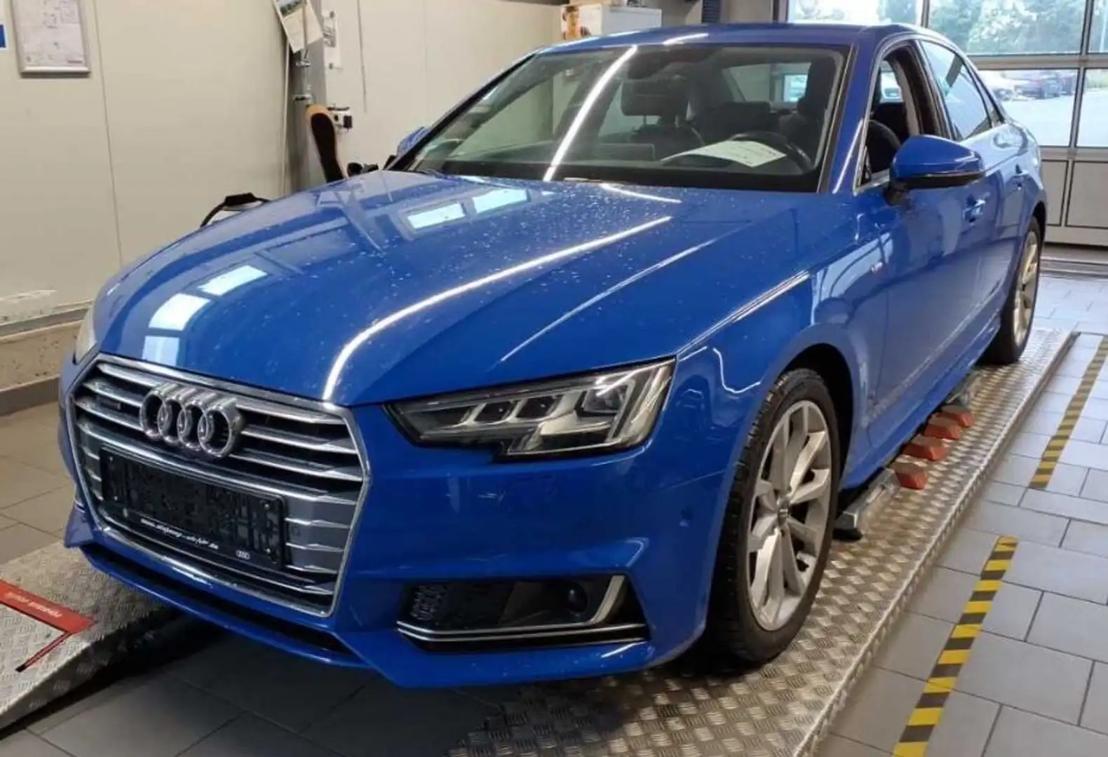 Audi A4 lim. 3.0TDI V6 quattro S Line B&O/ Head Up Blau - 1