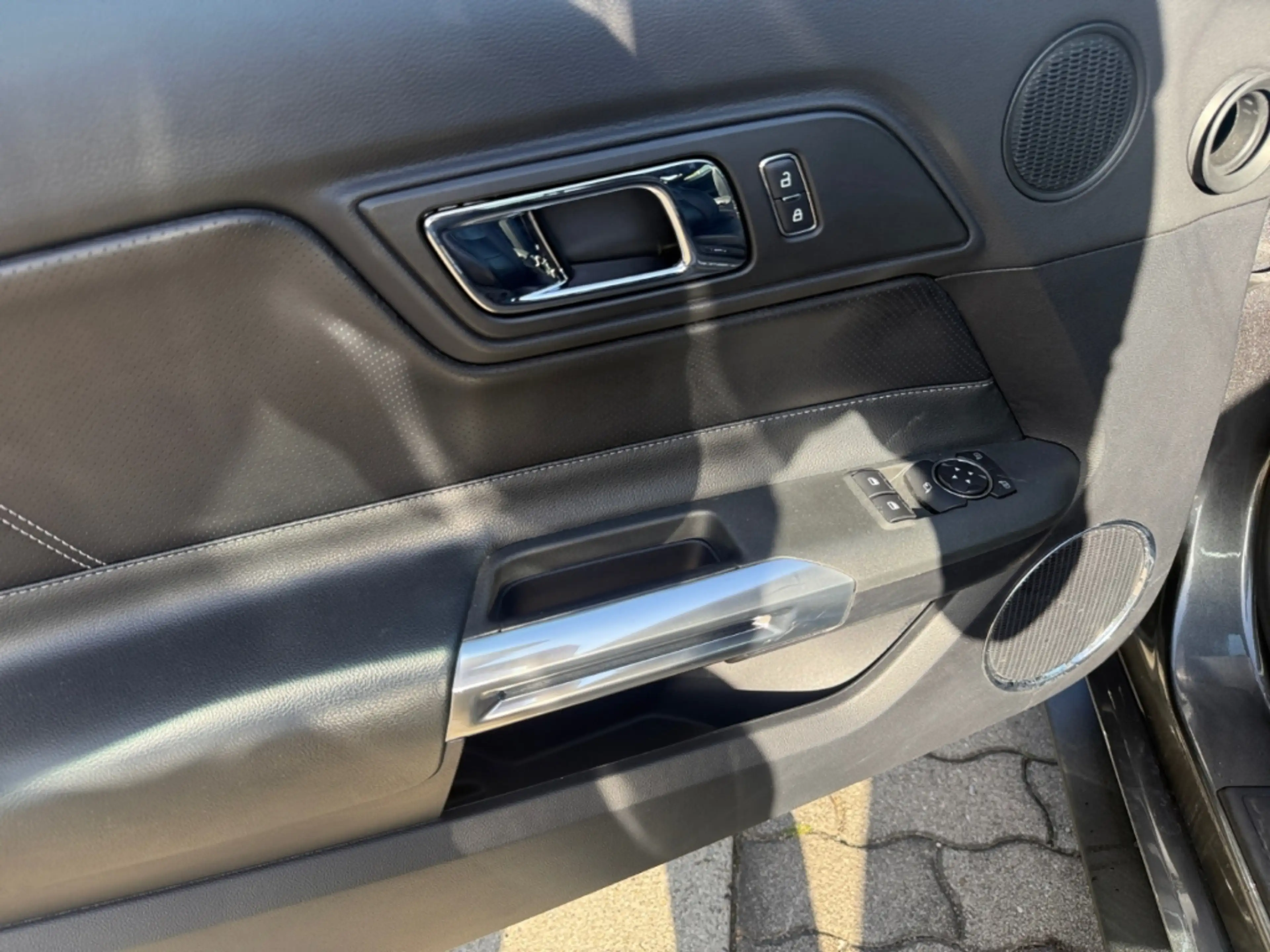 Ford Mustang GT Fastback Navi Leder Xenon Sitz-Klima RFK PDC Kl — photo 7