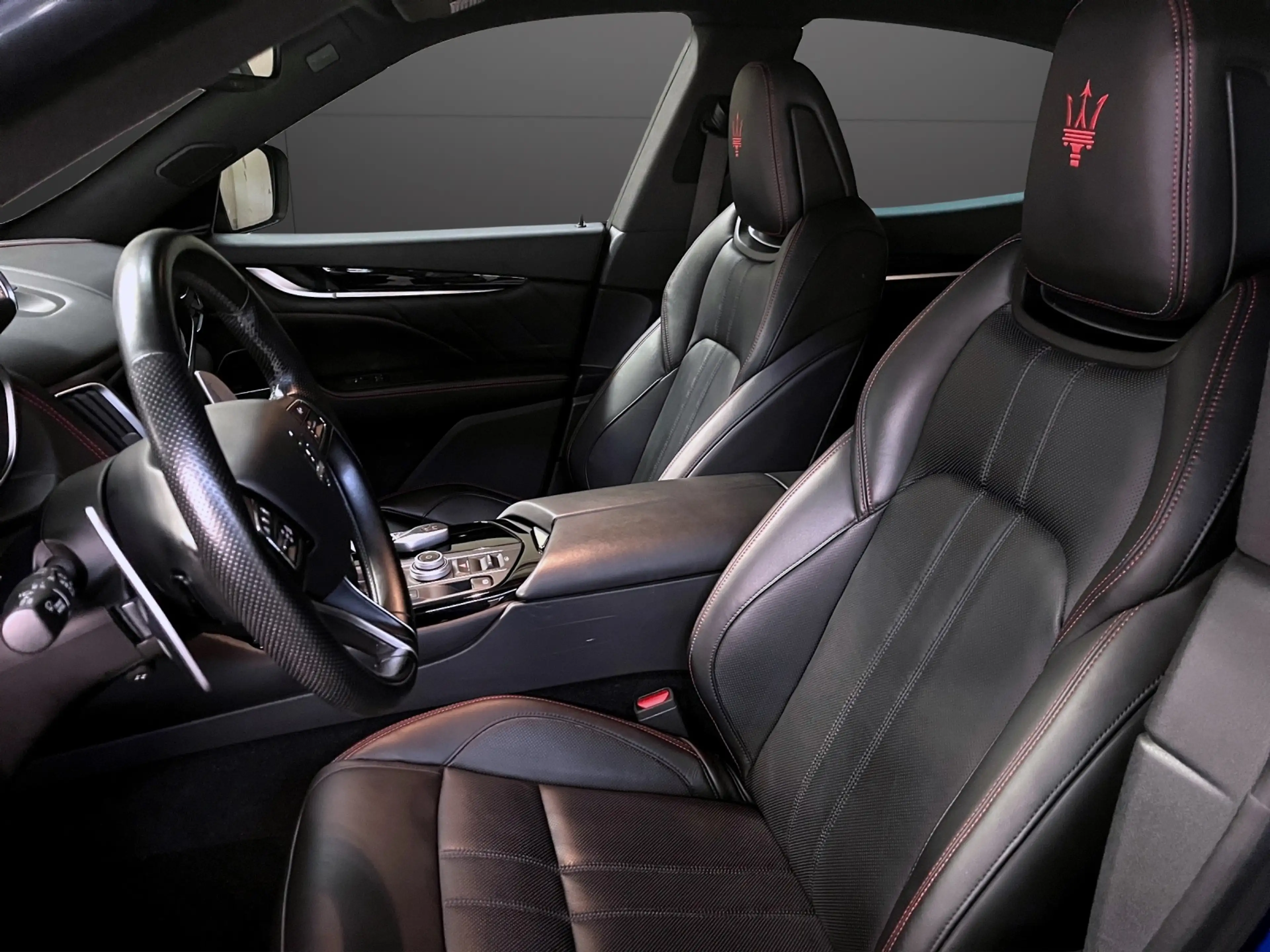 Maserati Levante SQ4 GranSport — photo 6