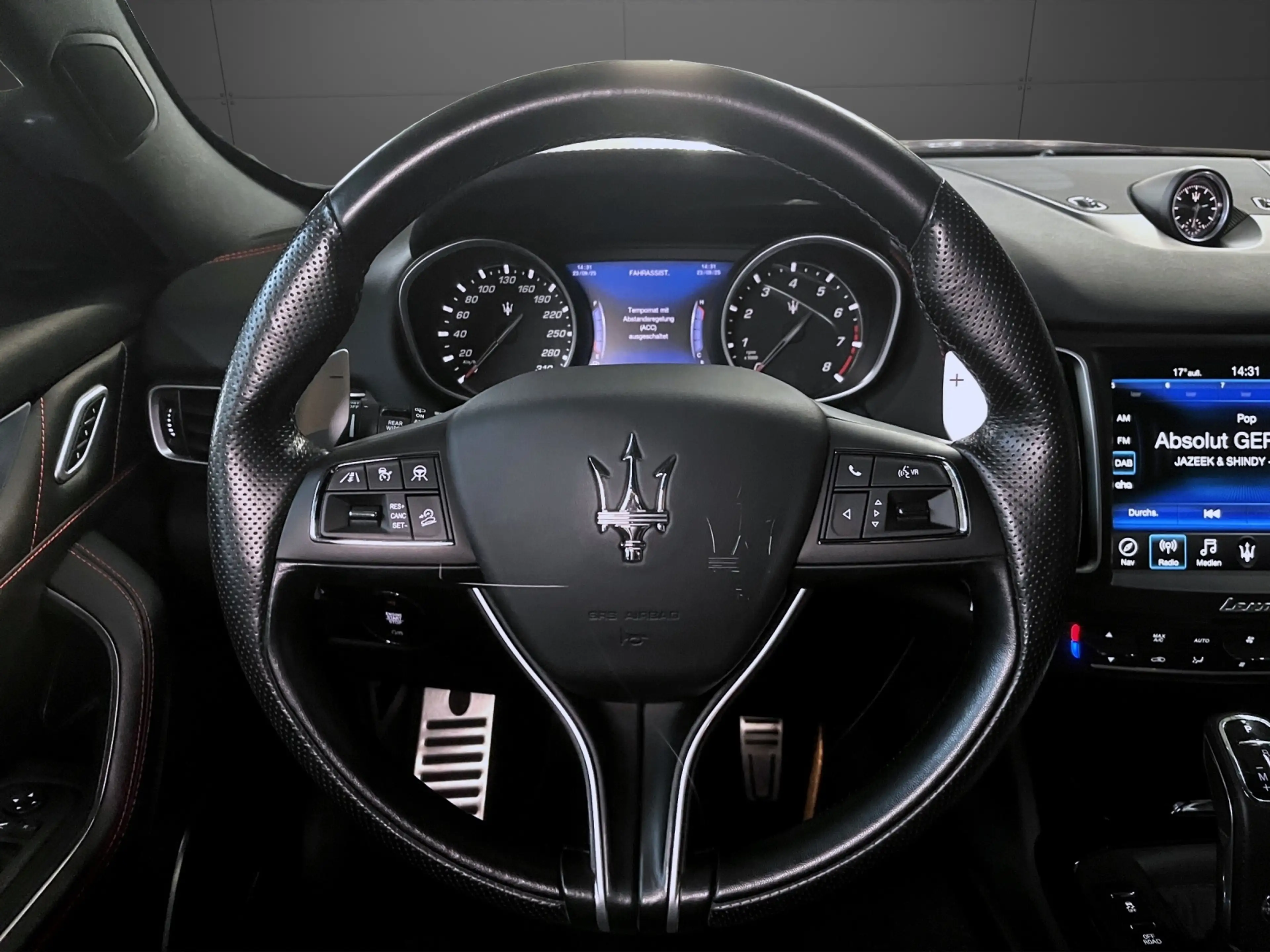 Maserati Levante SQ4 GranSport — photo 8