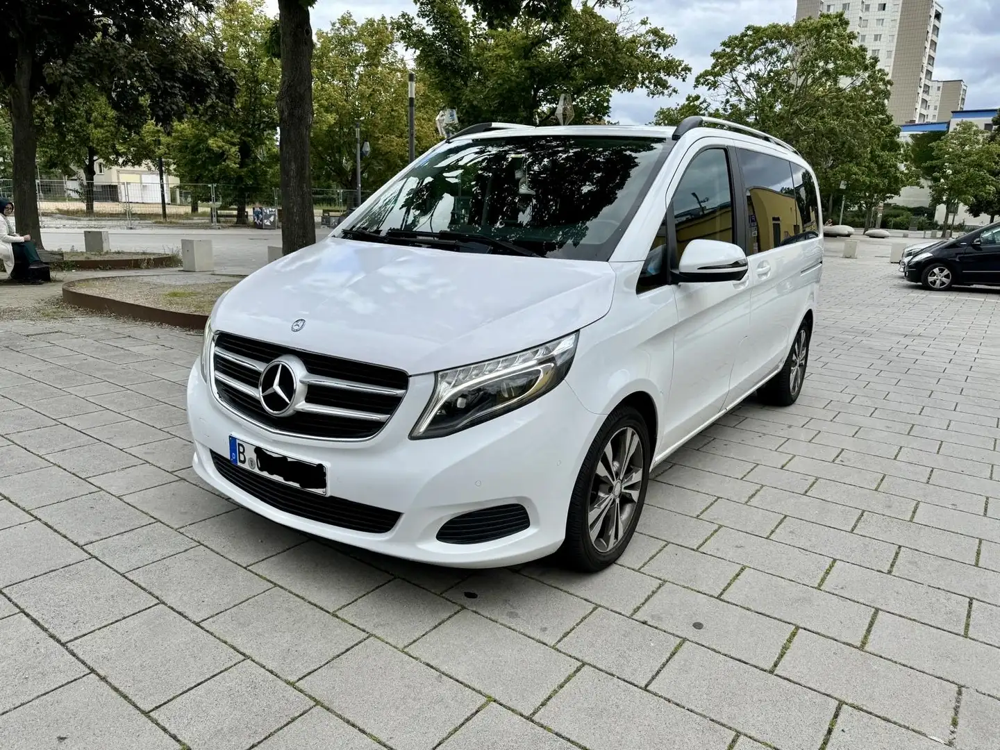 Mercedes-Benz V 250 (BlueTEC) d kompakt 7G-TRONIC Avantgarde - 2