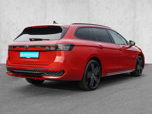 Volkswagen Passat view 4