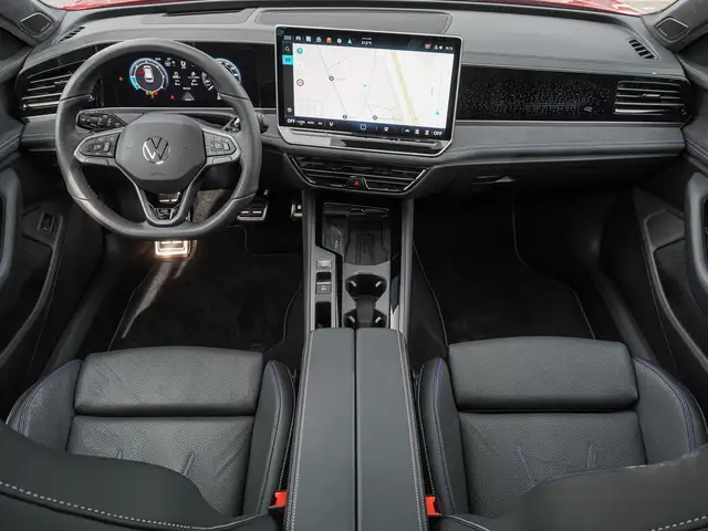 Volkswagen Passat view 11