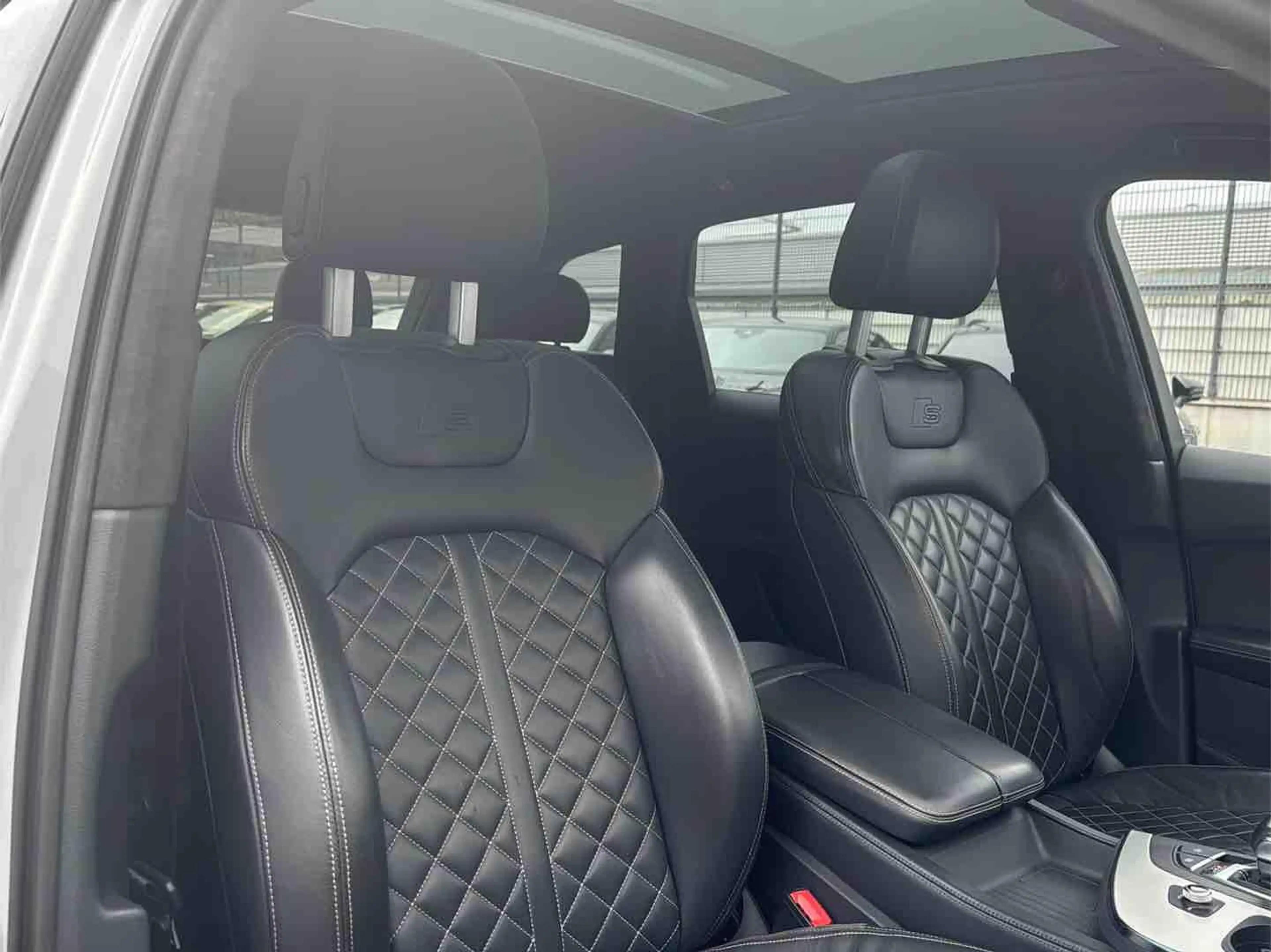 Audi SQ7 4.0 TDI B&O ADVANCE HUD PANO RAUTE 7-SITZER — photo 12