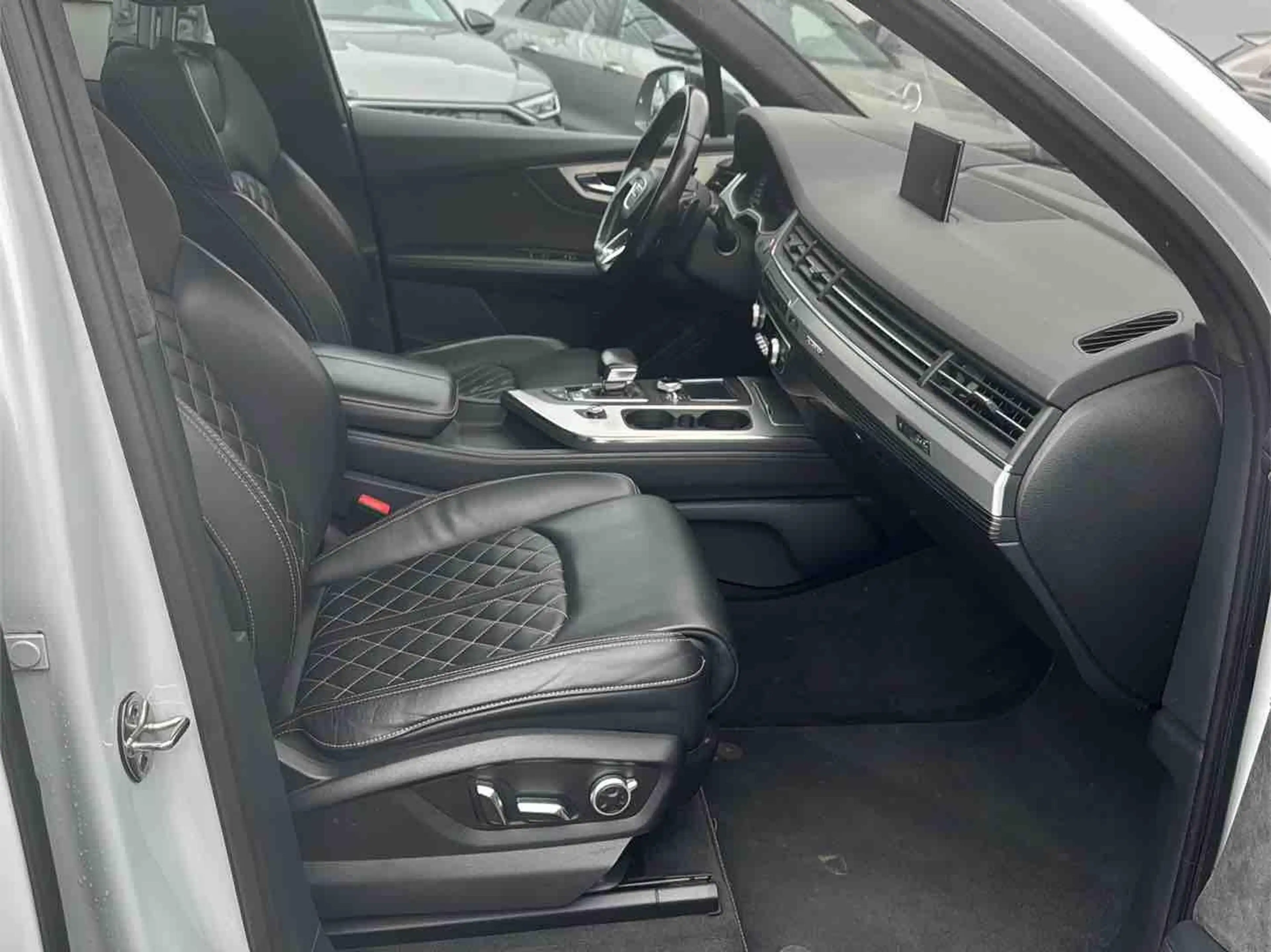 Audi SQ7 4.0 TDI B&O ADVANCE HUD PANO RAUTE 7-SITZER — photo 11