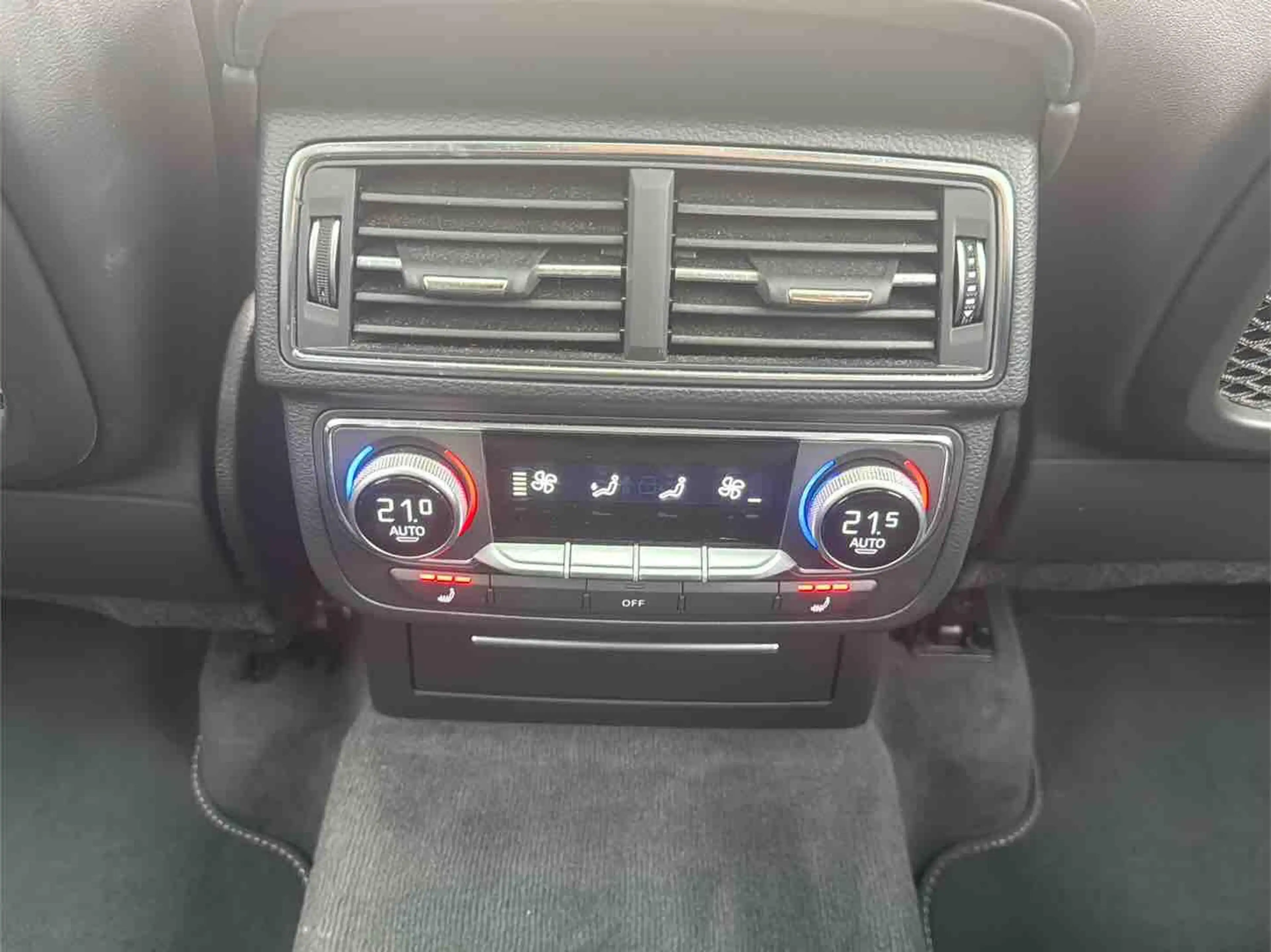Audi SQ7 4.0 TDI B&O ADVANCE HUD PANO RAUTE 7-SITZER — photo 15