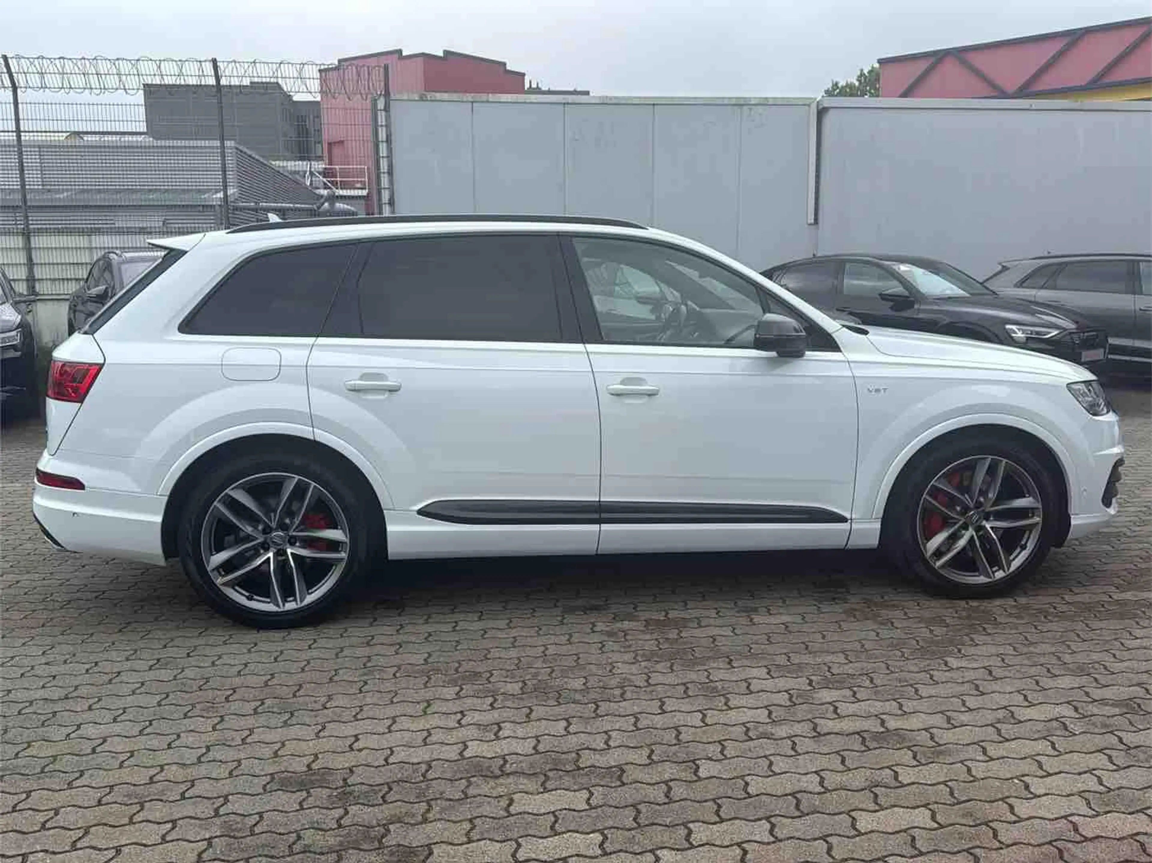 Audi SQ7 4.0 TDI B&O ADVANCE HUD PANO RAUTE 7-SITZER — photo 4