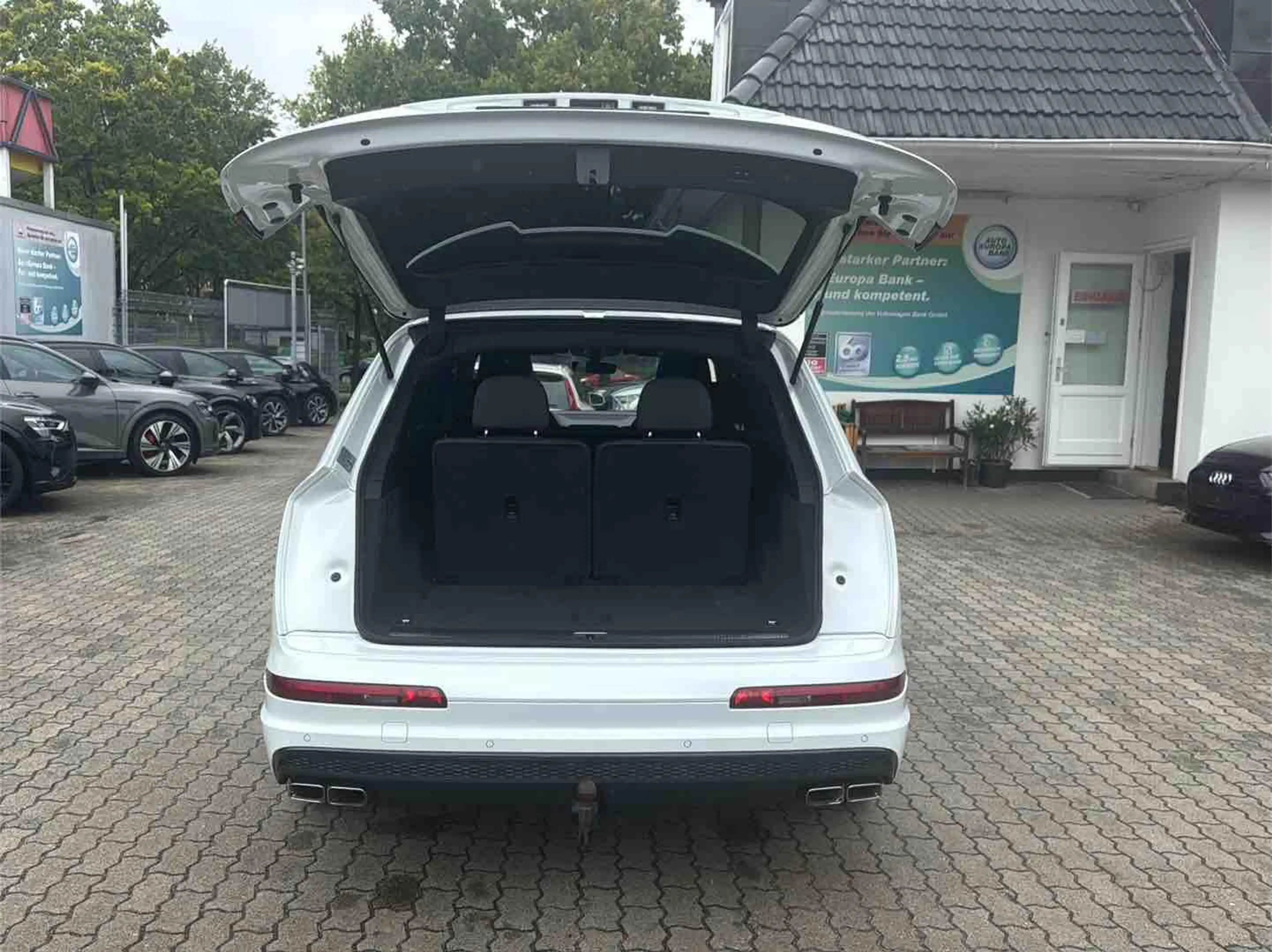 Audi SQ7 4.0 TDI B&O ADVANCE HUD PANO RAUTE 7-SITZER — photo 7