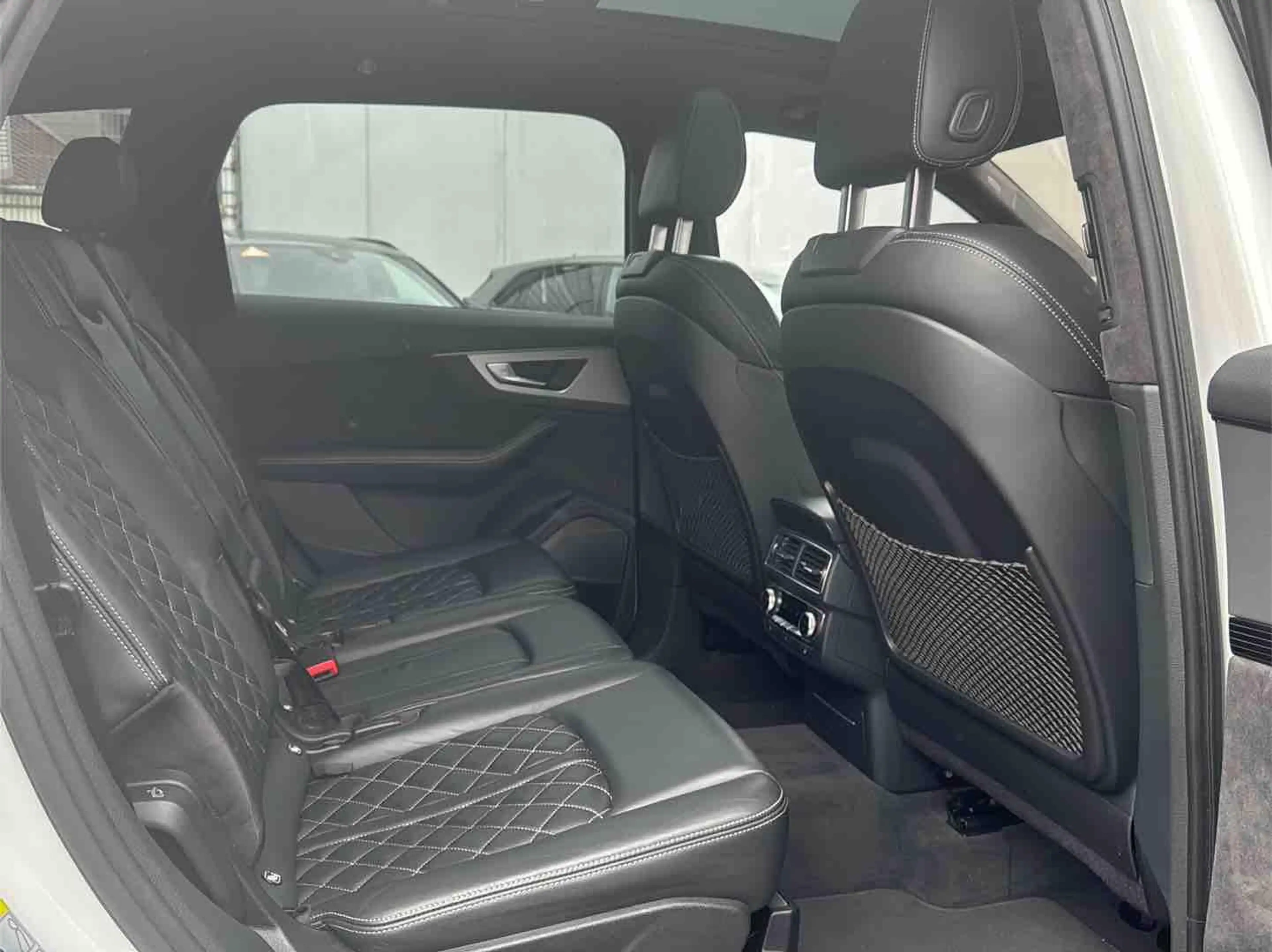 Audi SQ7 4.0 TDI B&O ADVANCE HUD PANO RAUTE 7-SITZER — photo 13