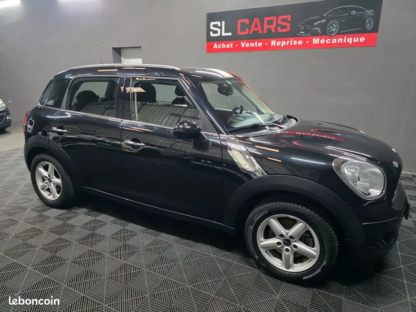 MINI Cooper Countryman One 98ch Pack Chili Noir - 1
