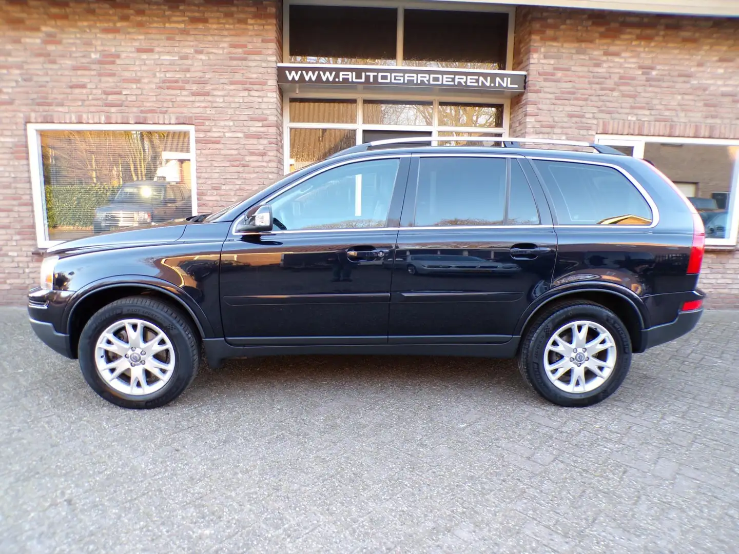 Volvo XC90 2.5 T Momentum Automaat / leder / 7 Persoons LPG G Azul - 2