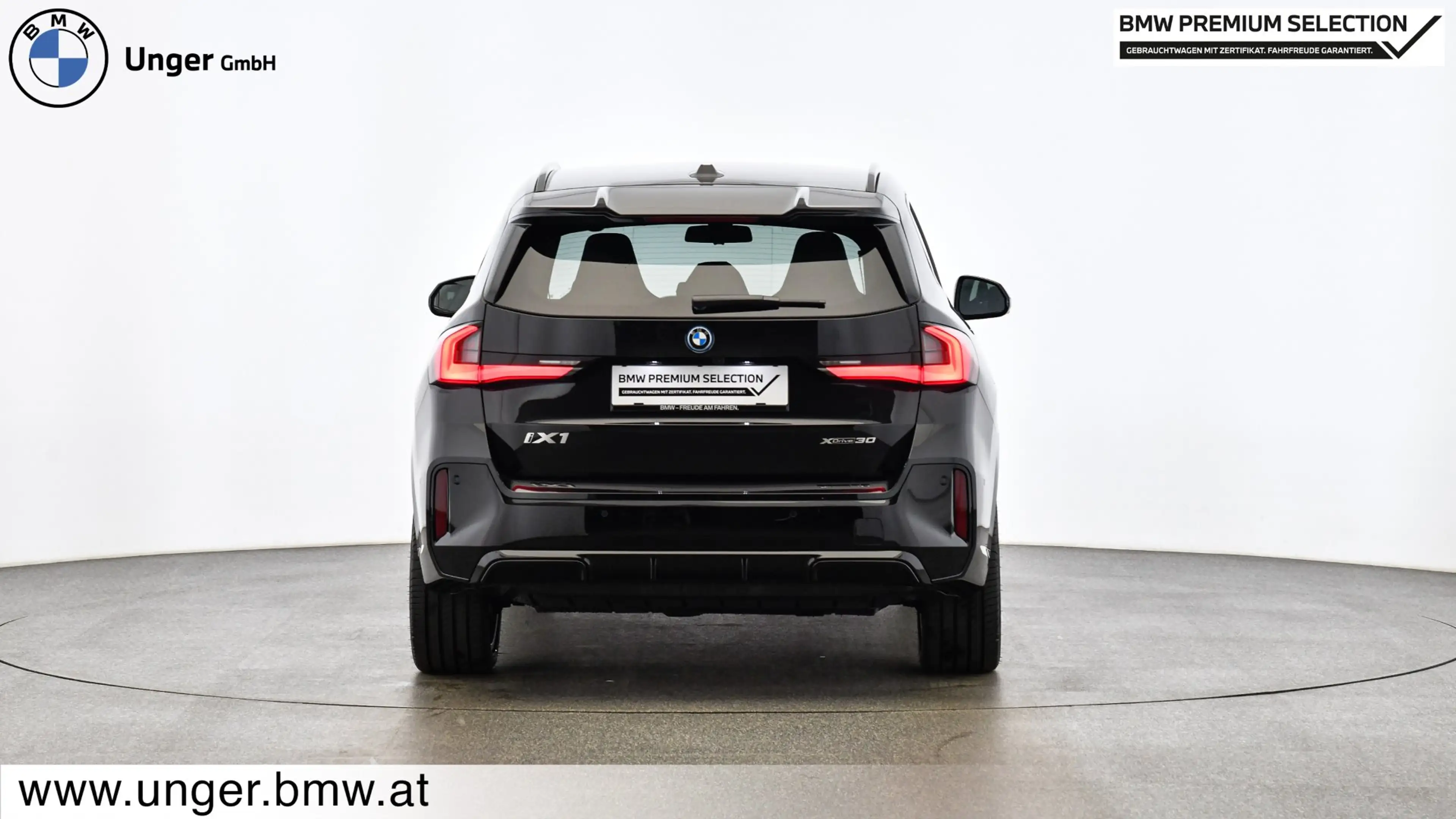 BMW iX1 xDrive30 — photo 3