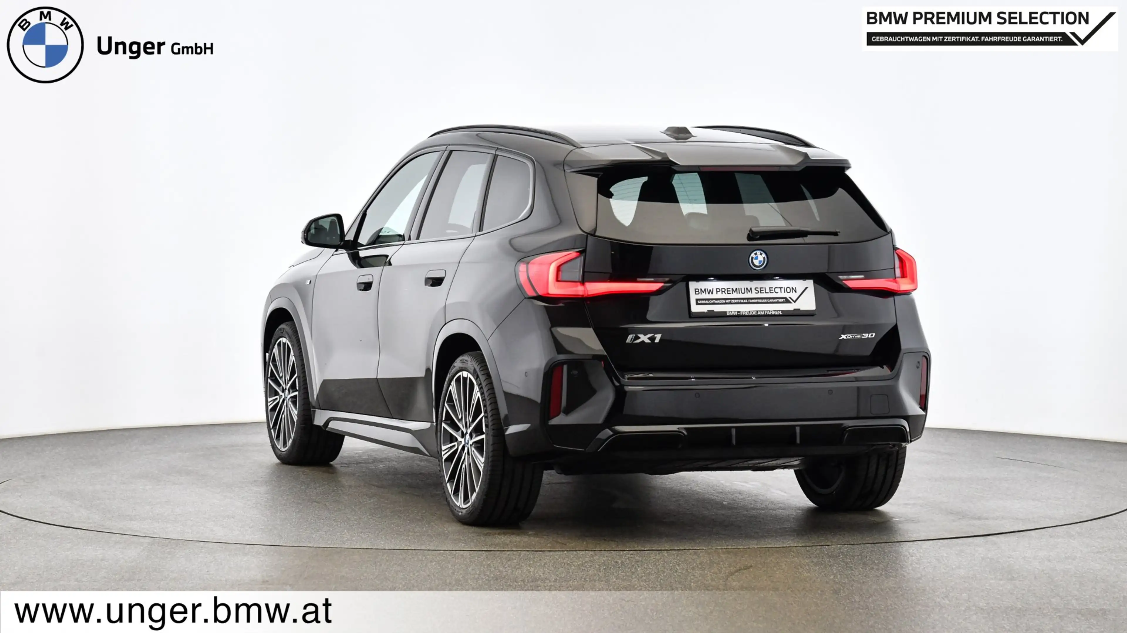 BMW iX1 xDrive30 — photo 4