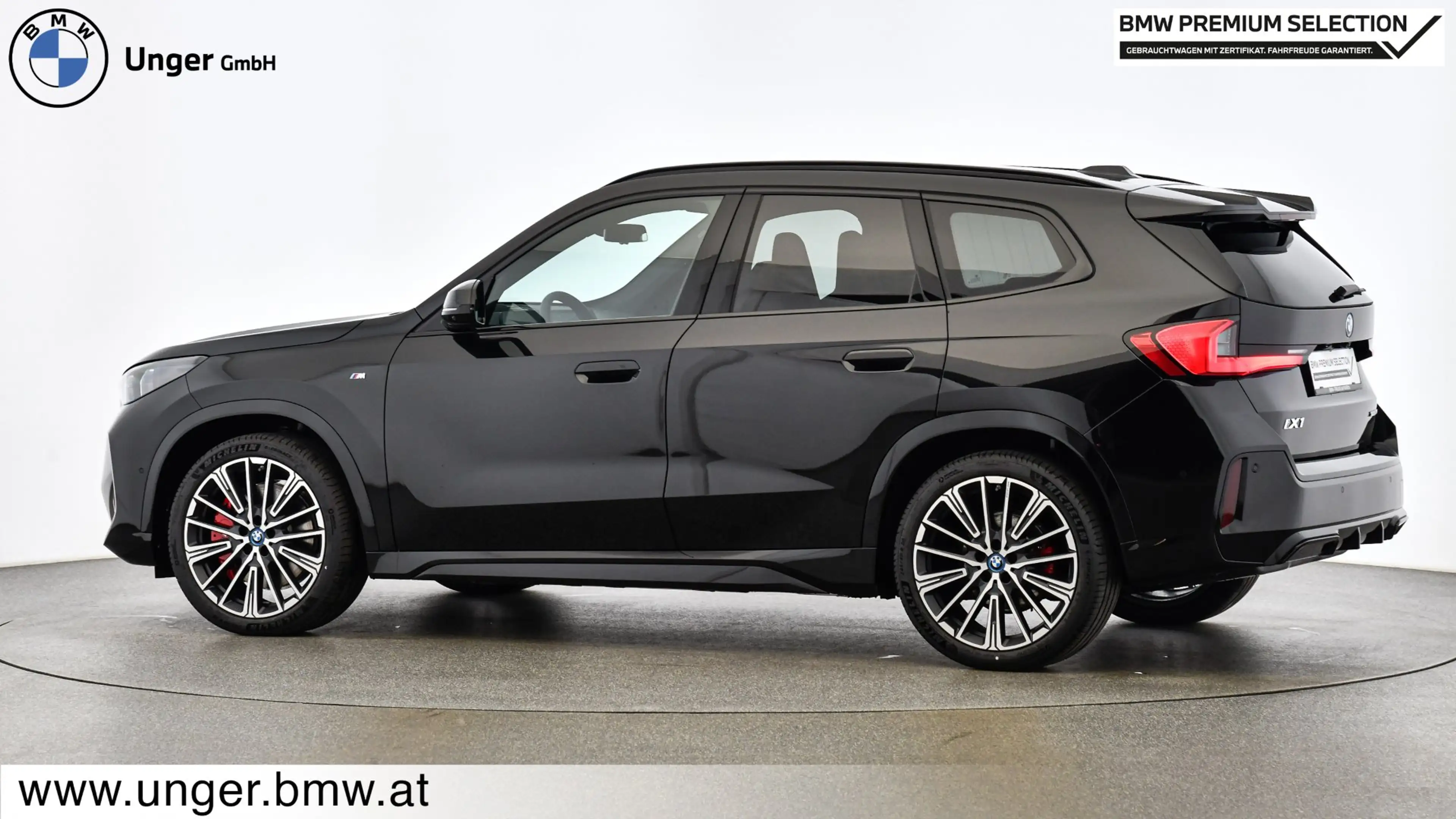 BMW iX1 xDrive30 — photo 6