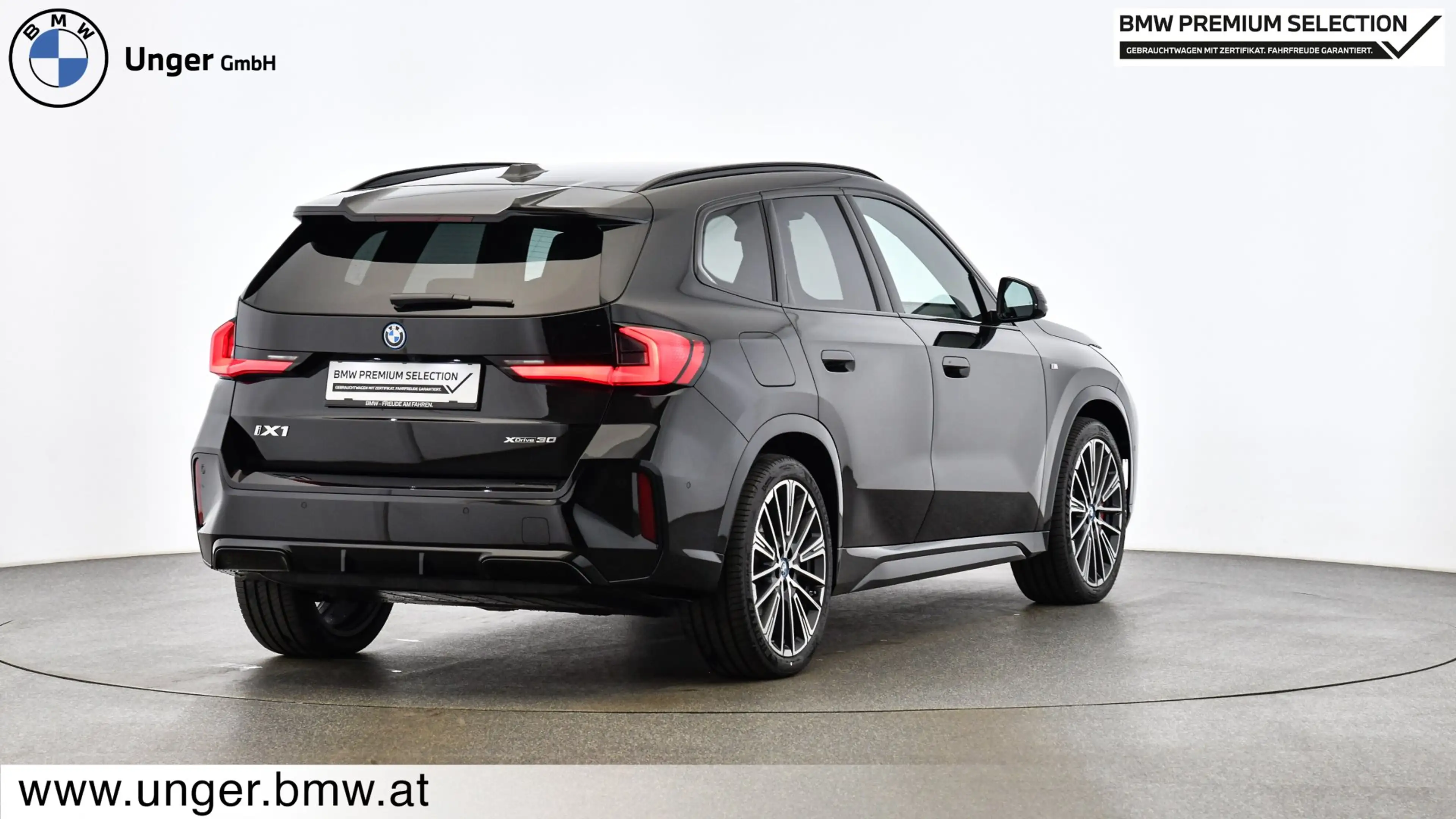 BMW iX1 xDrive30 — photo 14