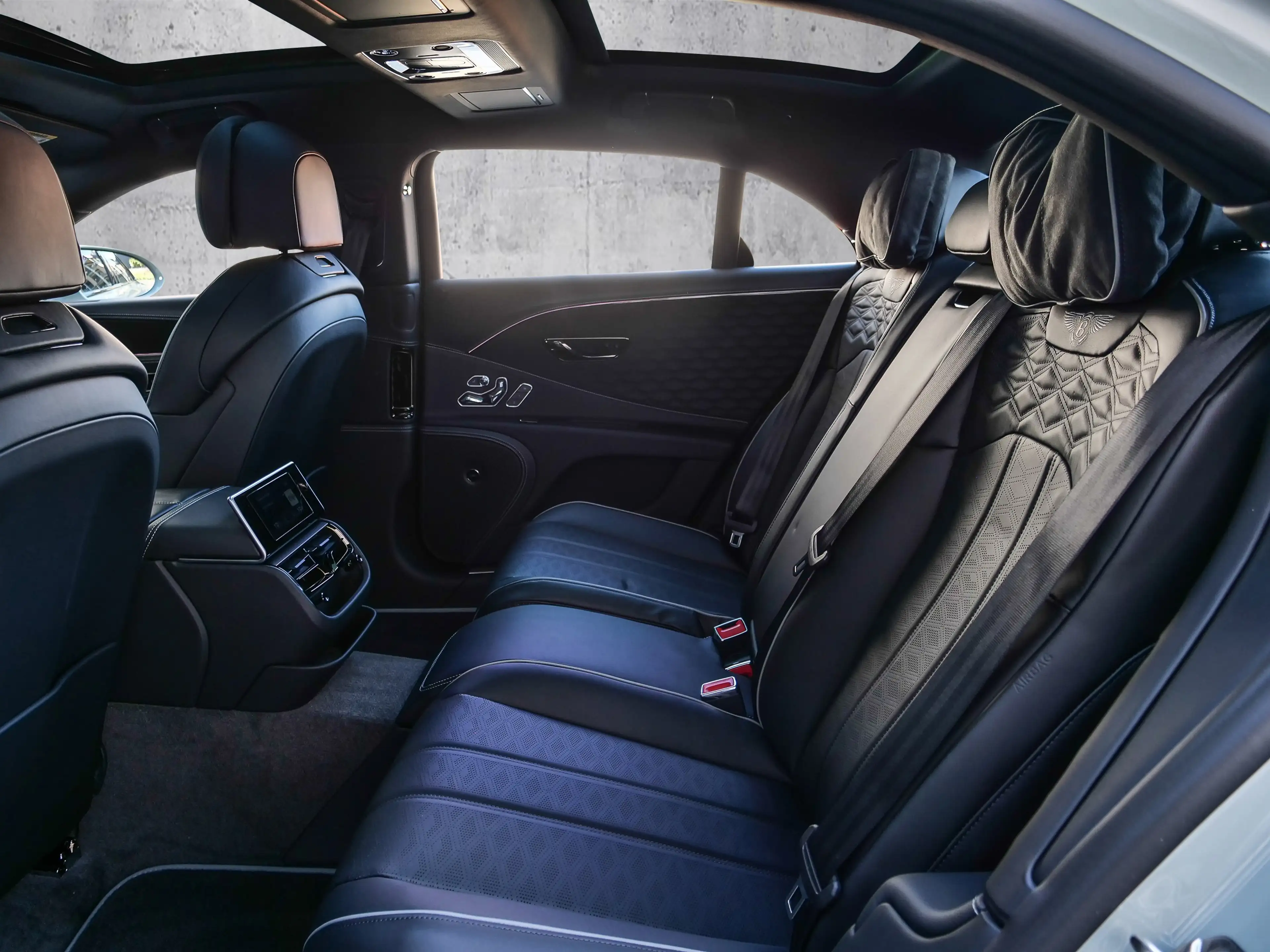 Bentley Flying Spur S MY27/Naim for Bentley/Mood Lighting — photo 14
